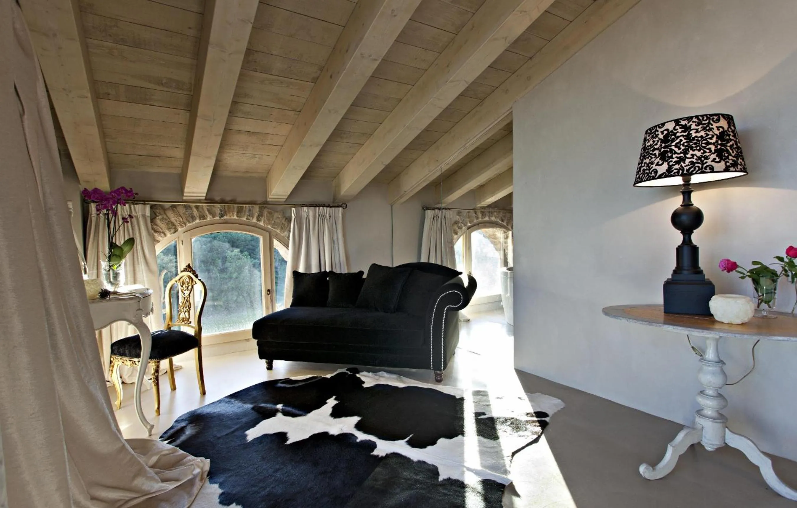 Seating area in La Vella Farga Hotel