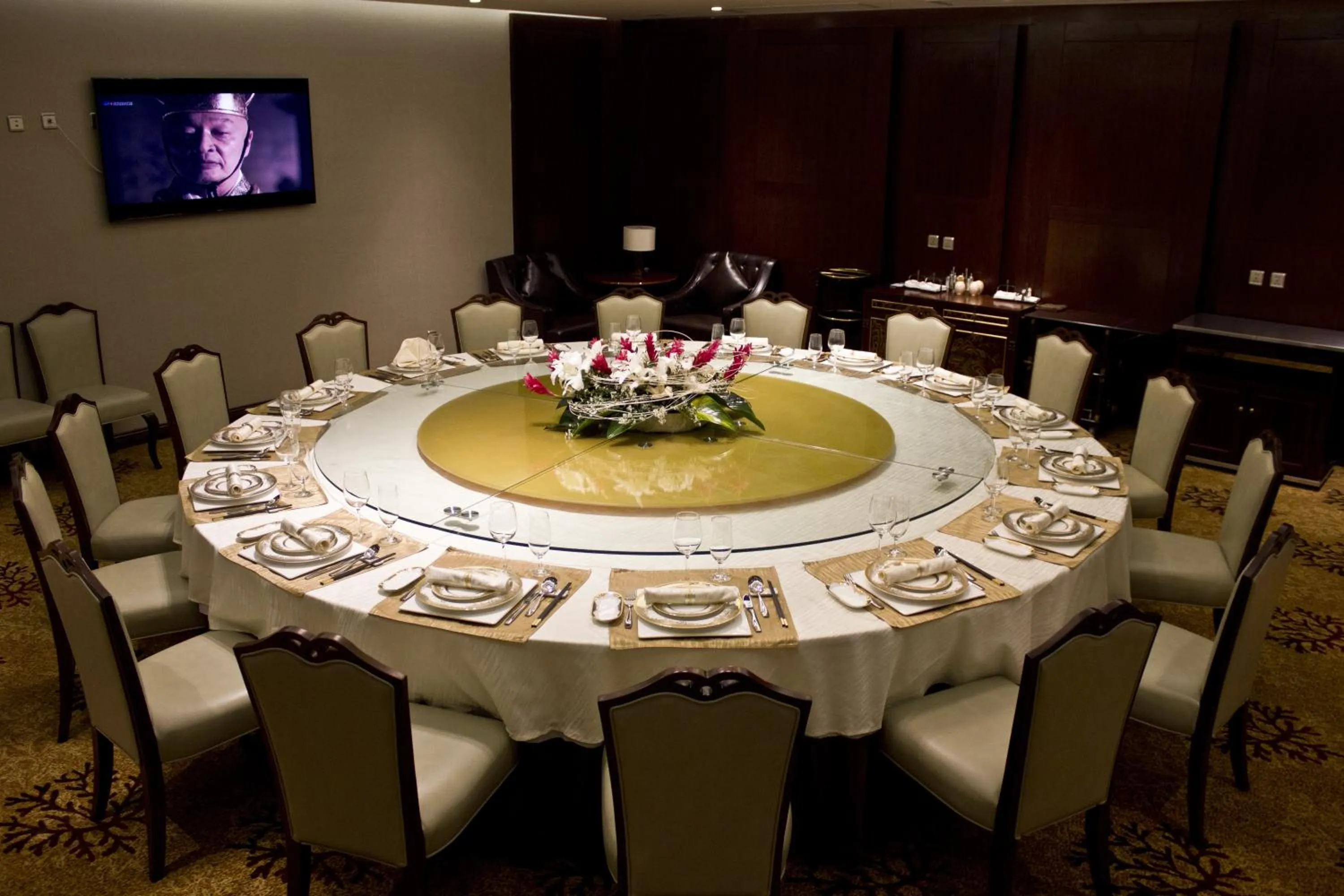 Restaurant/places to eat in Tang Palace Hotel