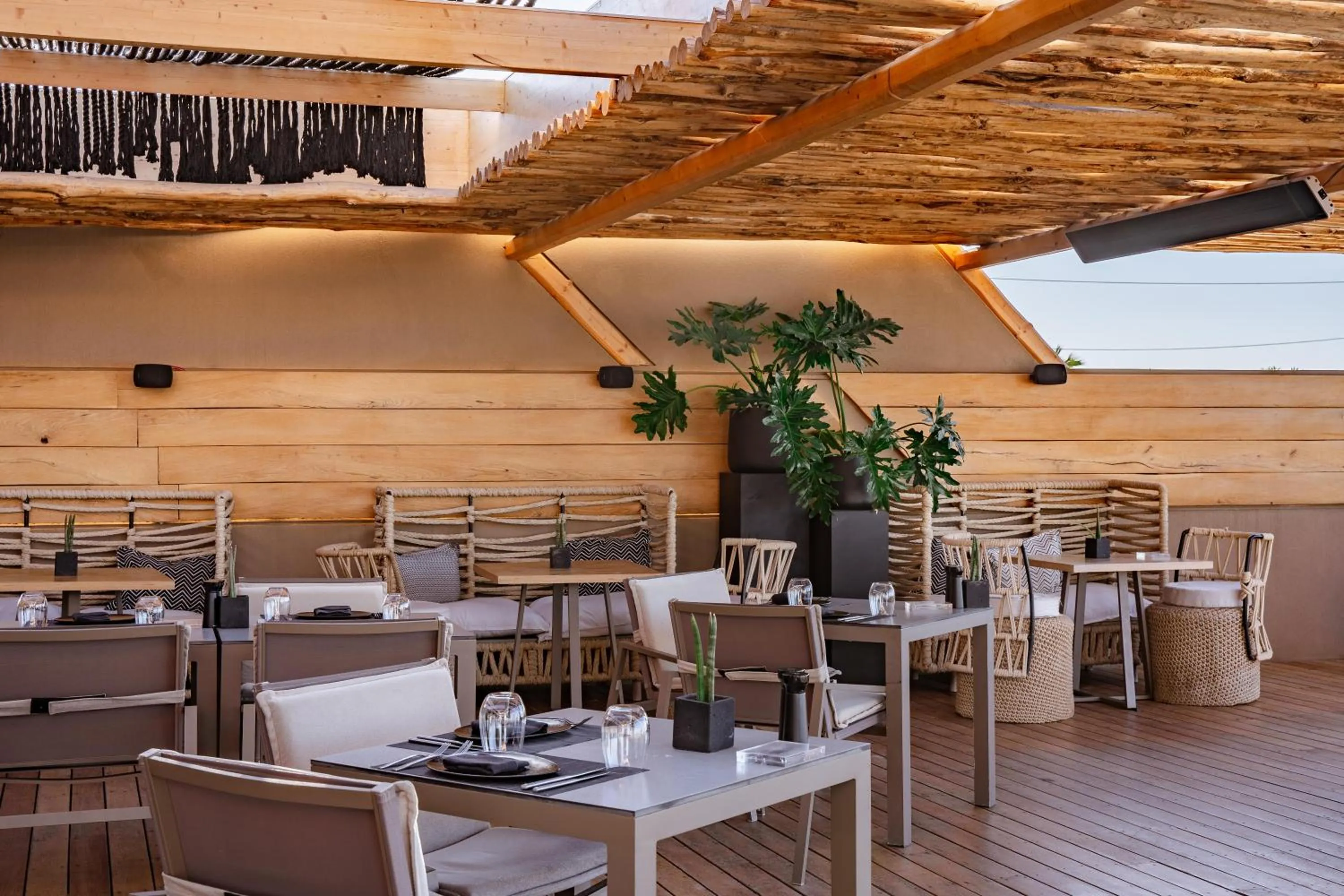 Restaurant/places to eat in NEMA Design Hotel & Spa - Adults Only