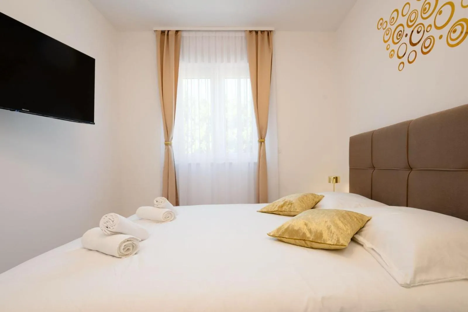 Bed in Apartment MiFi