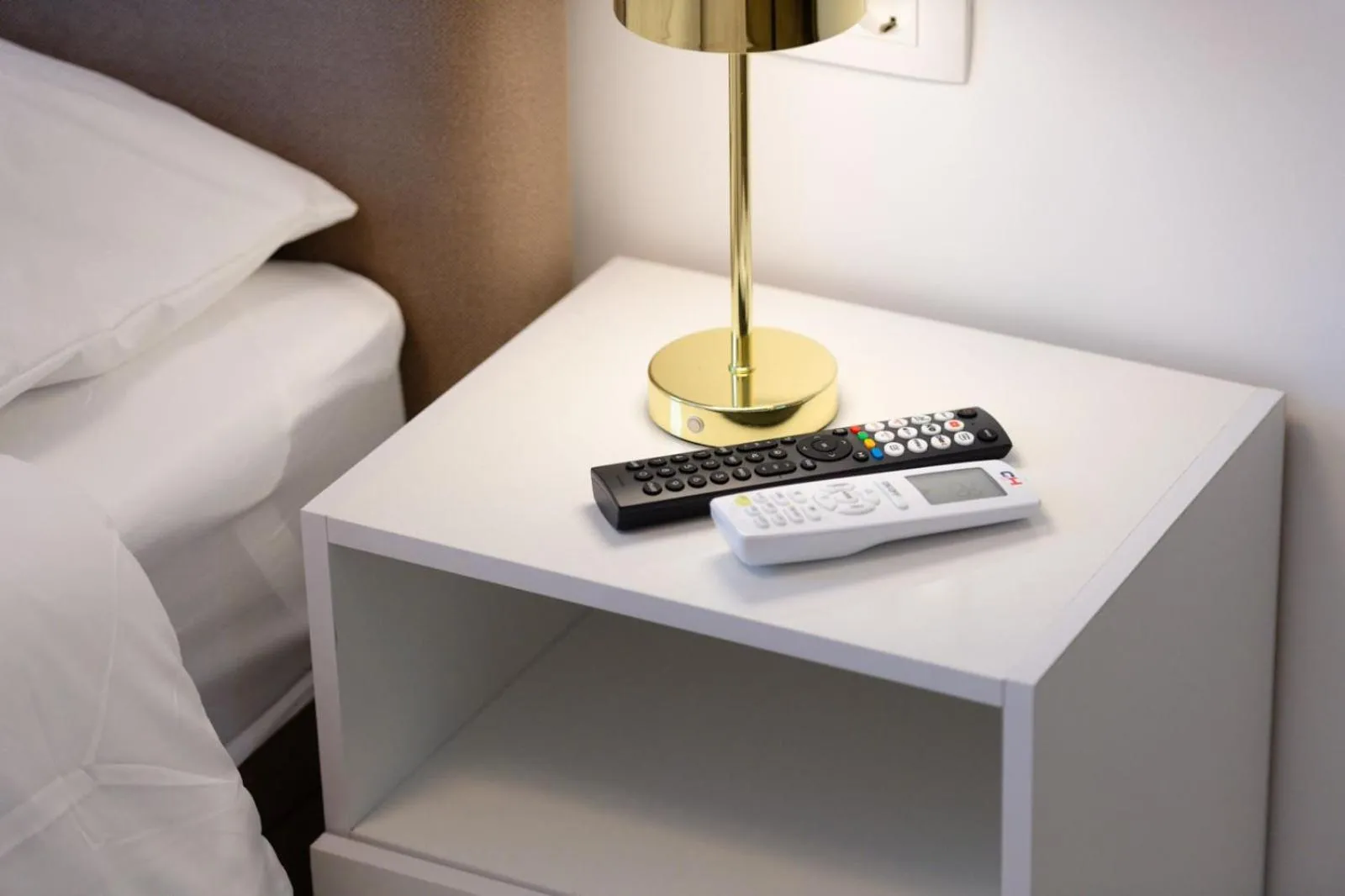 Bed in Apartment MiFi