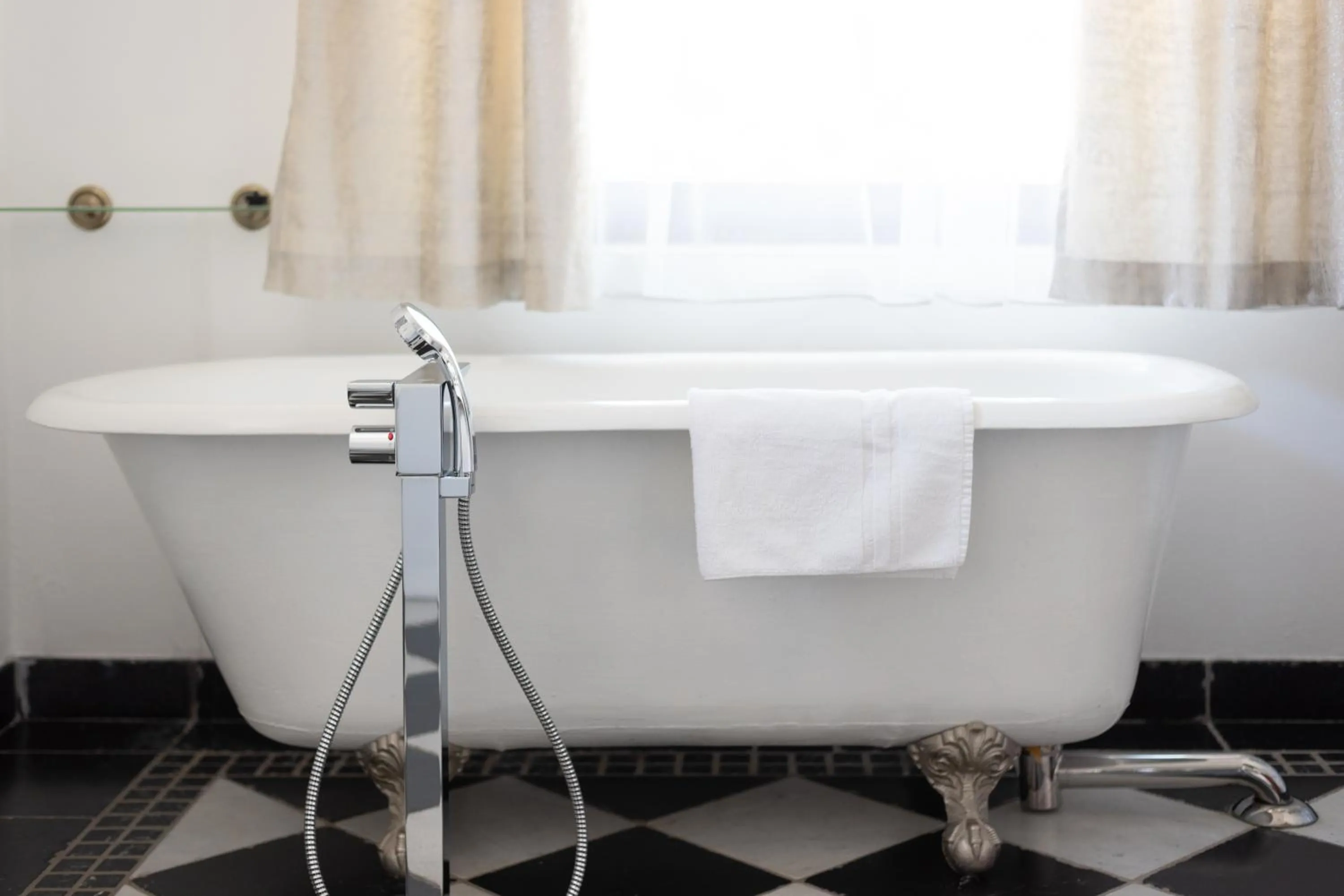 Bath in Wellness & SPA boutique Hotel pod lipkami Prague