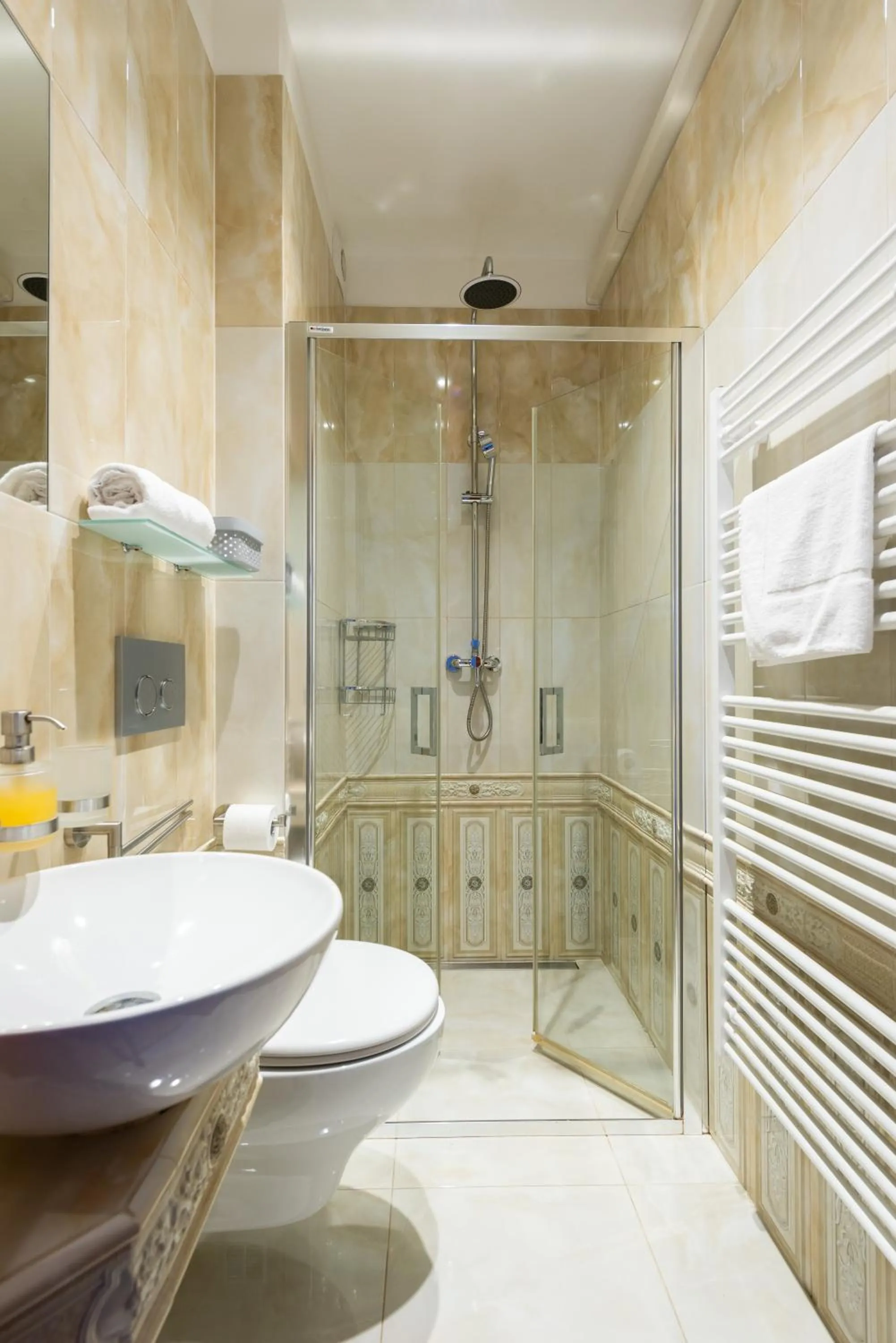 Shower in Wellness & SPA boutique Hotel pod lipkami Prague