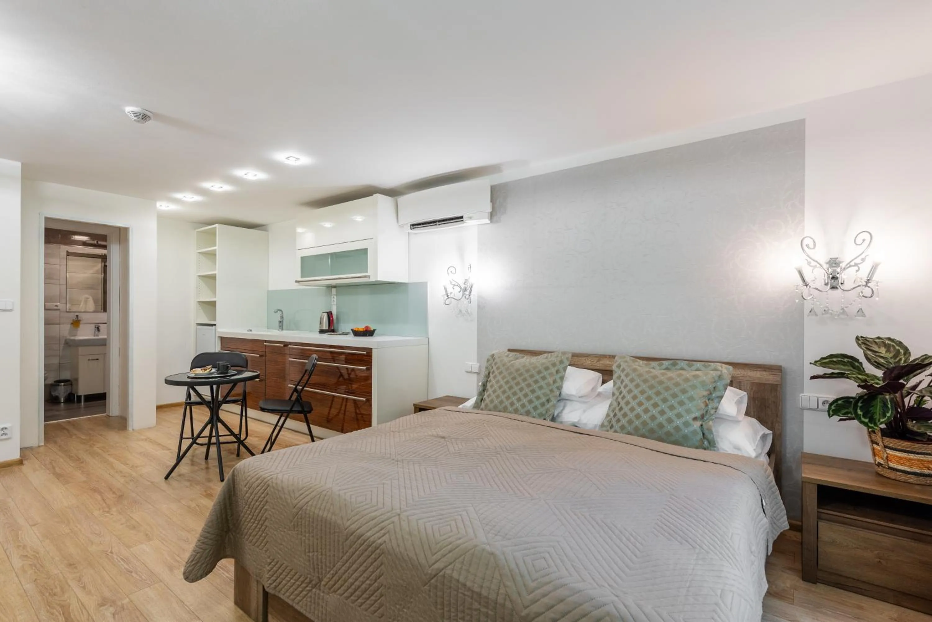 Bed in Wellness & SPA boutique Hotel pod lipkami Prague