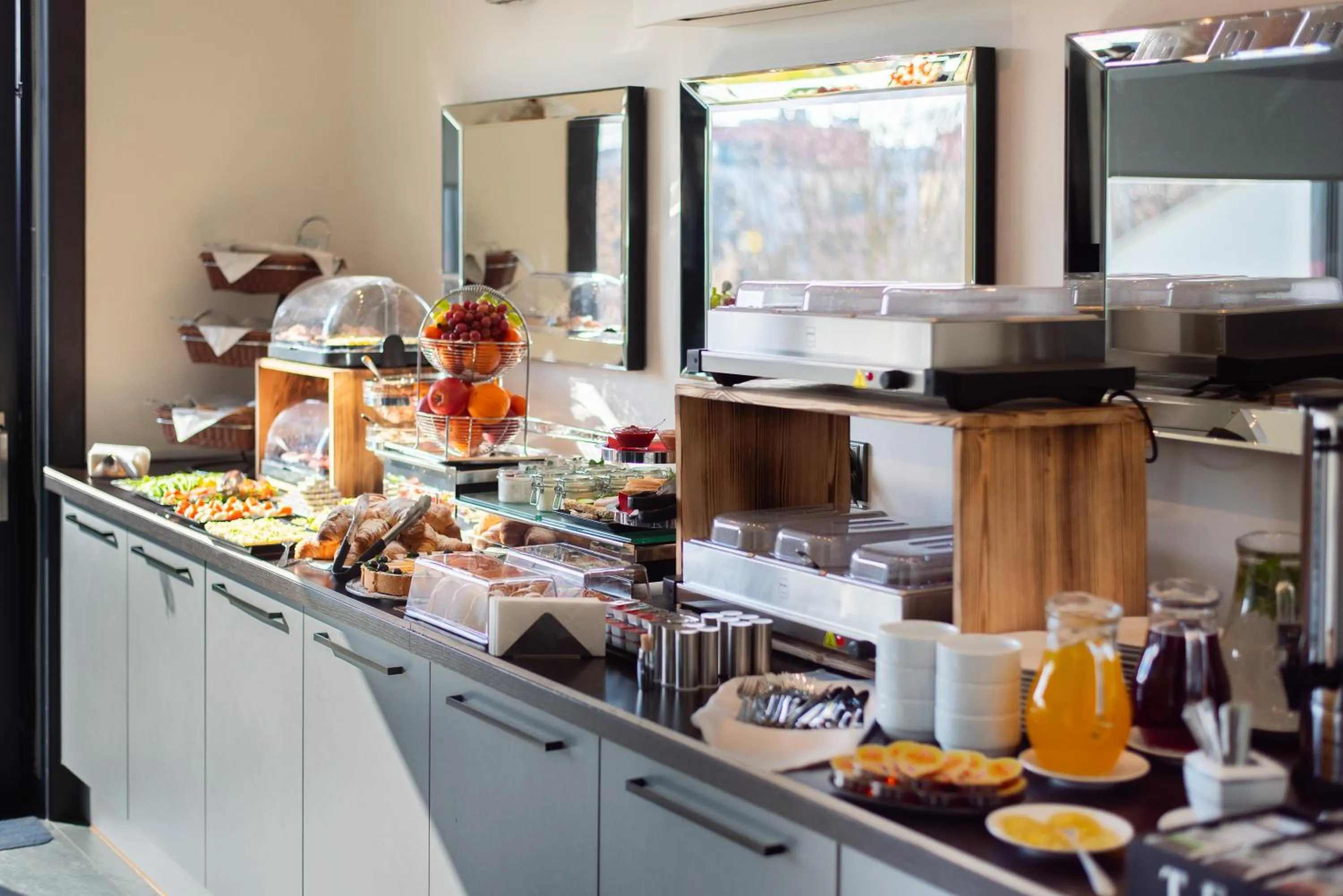 Breakfast in Wellness & SPA boutique Hotel pod lipkami Prague