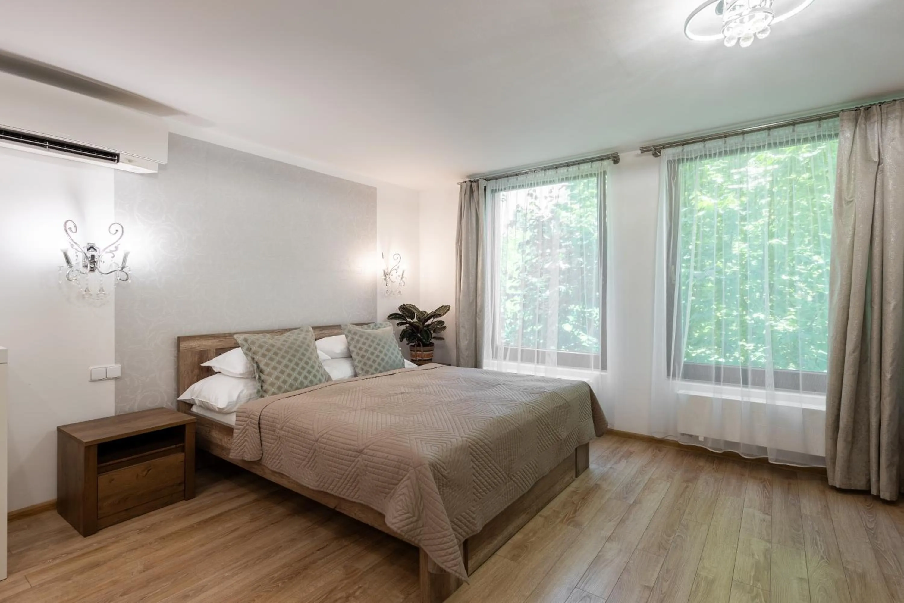 Bed in Wellness & SPA boutique Hotel pod lipkami Prague