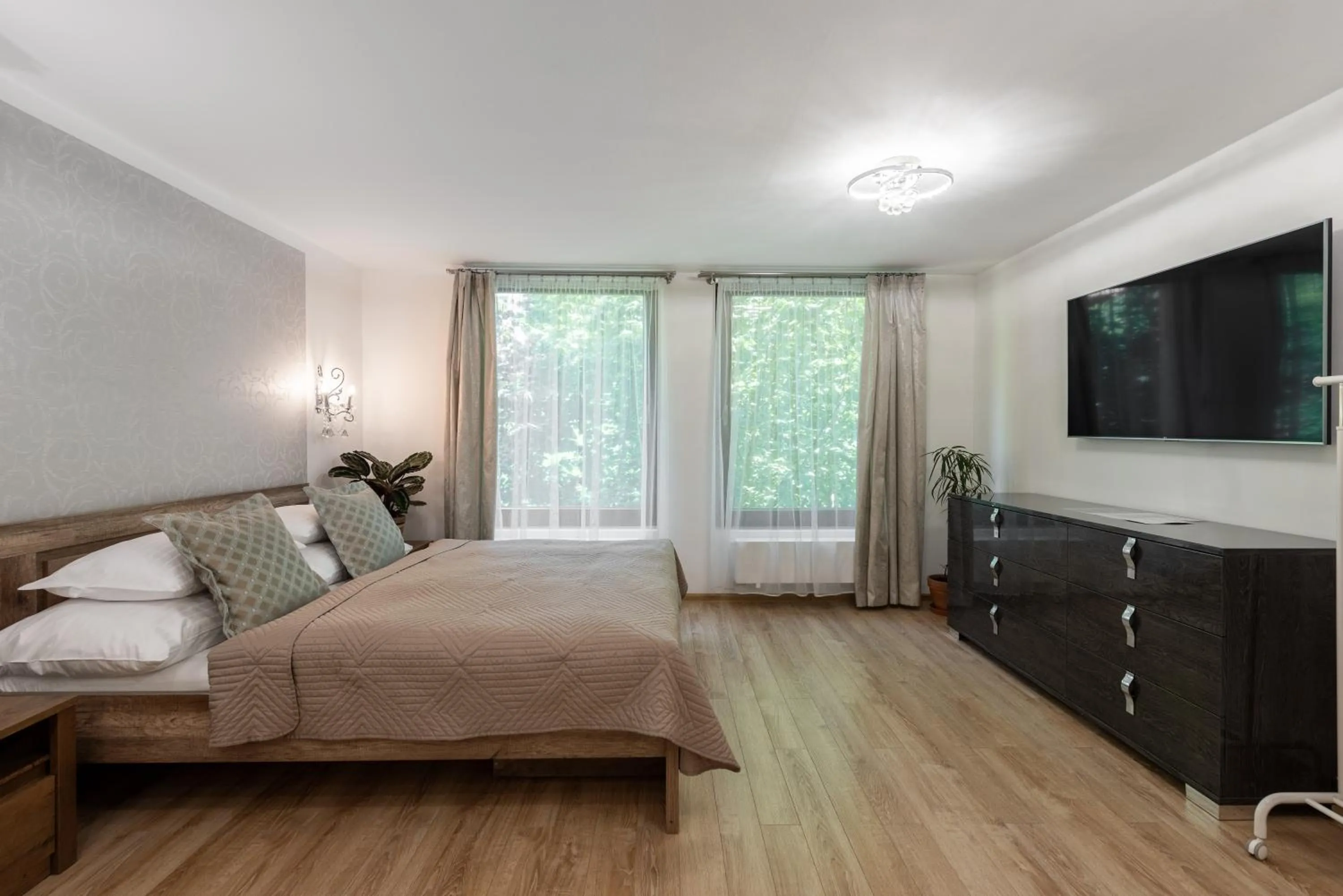 Bed in Wellness & SPA boutique Hotel pod lipkami Prague