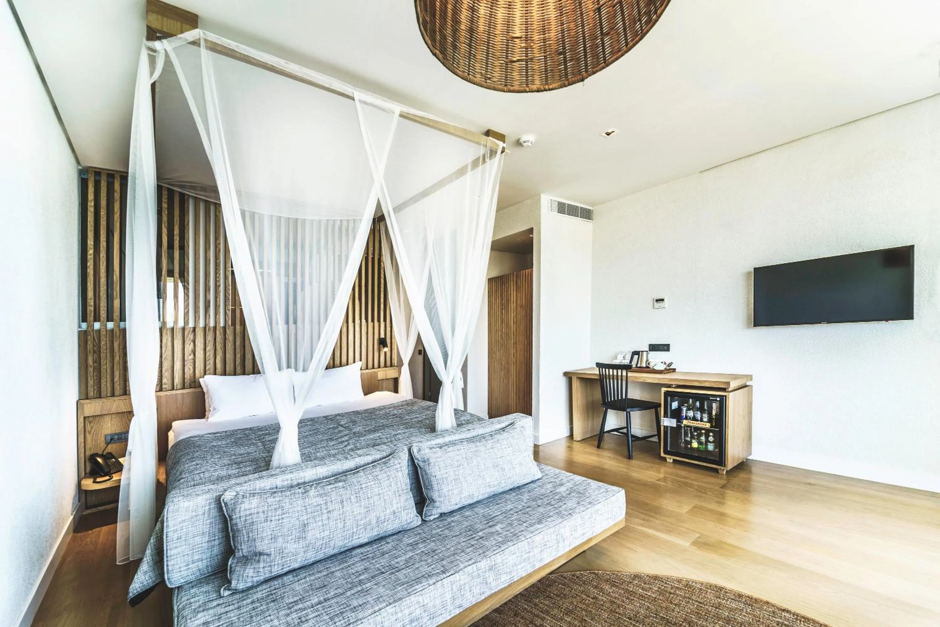 Coffee/tea facilities, Bed in Cape Bodrum Luxury Hotel & Beach