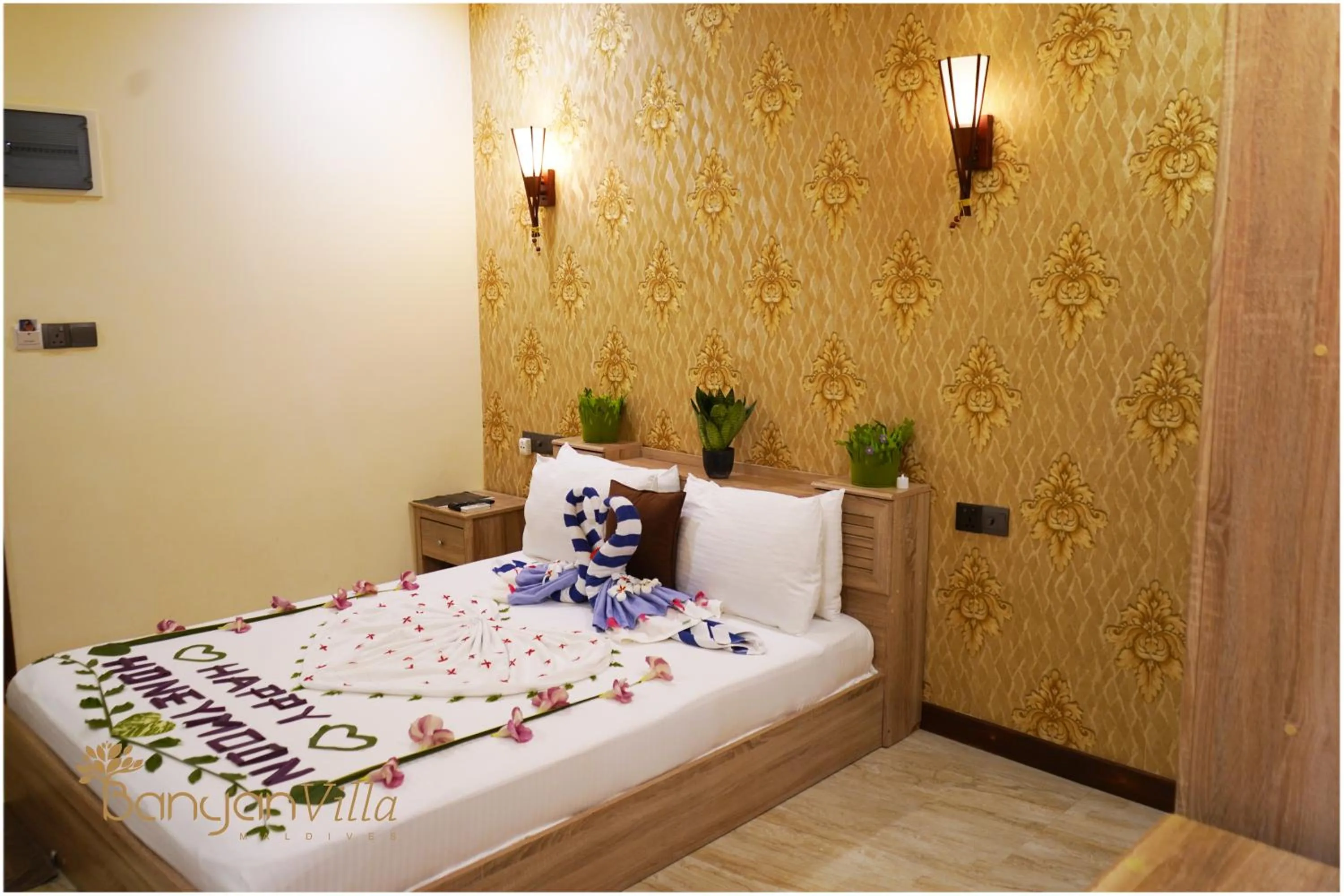 Bed in Banyan Villa Maldives Dhangethi