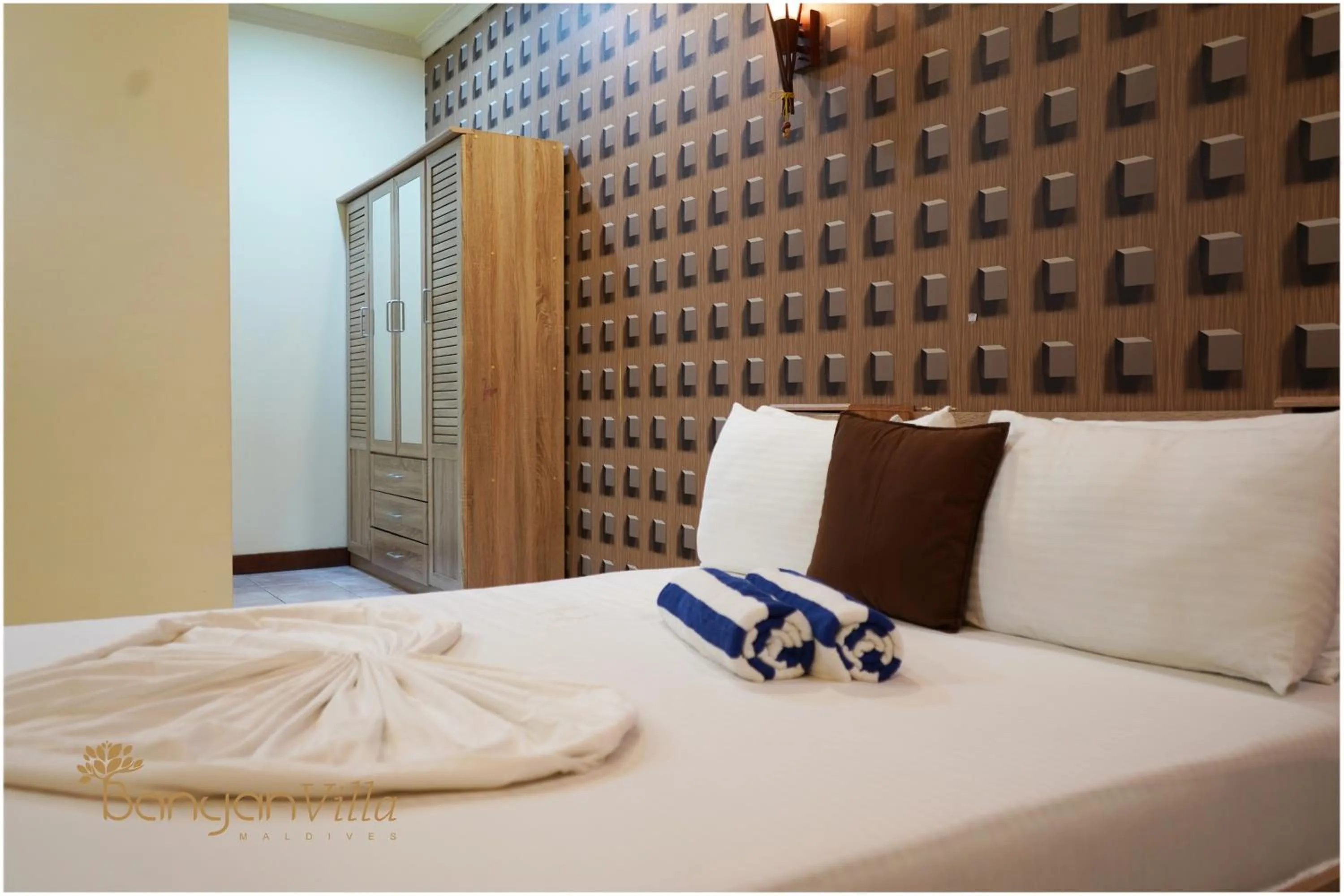 Bed in Banyan Villa Maldives Dhangethi