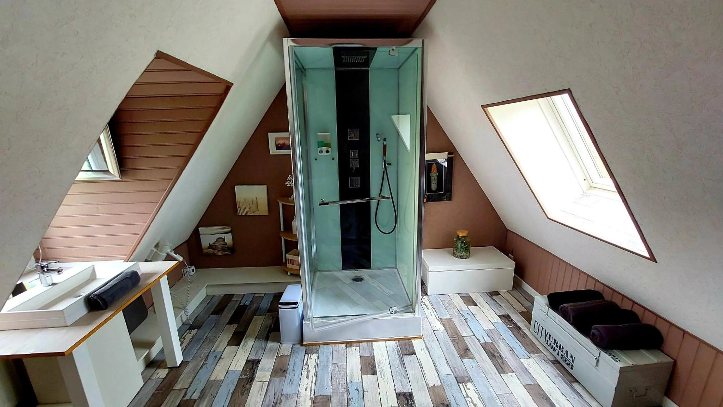 Bathroom in La Longère Des Nuits De Varenne