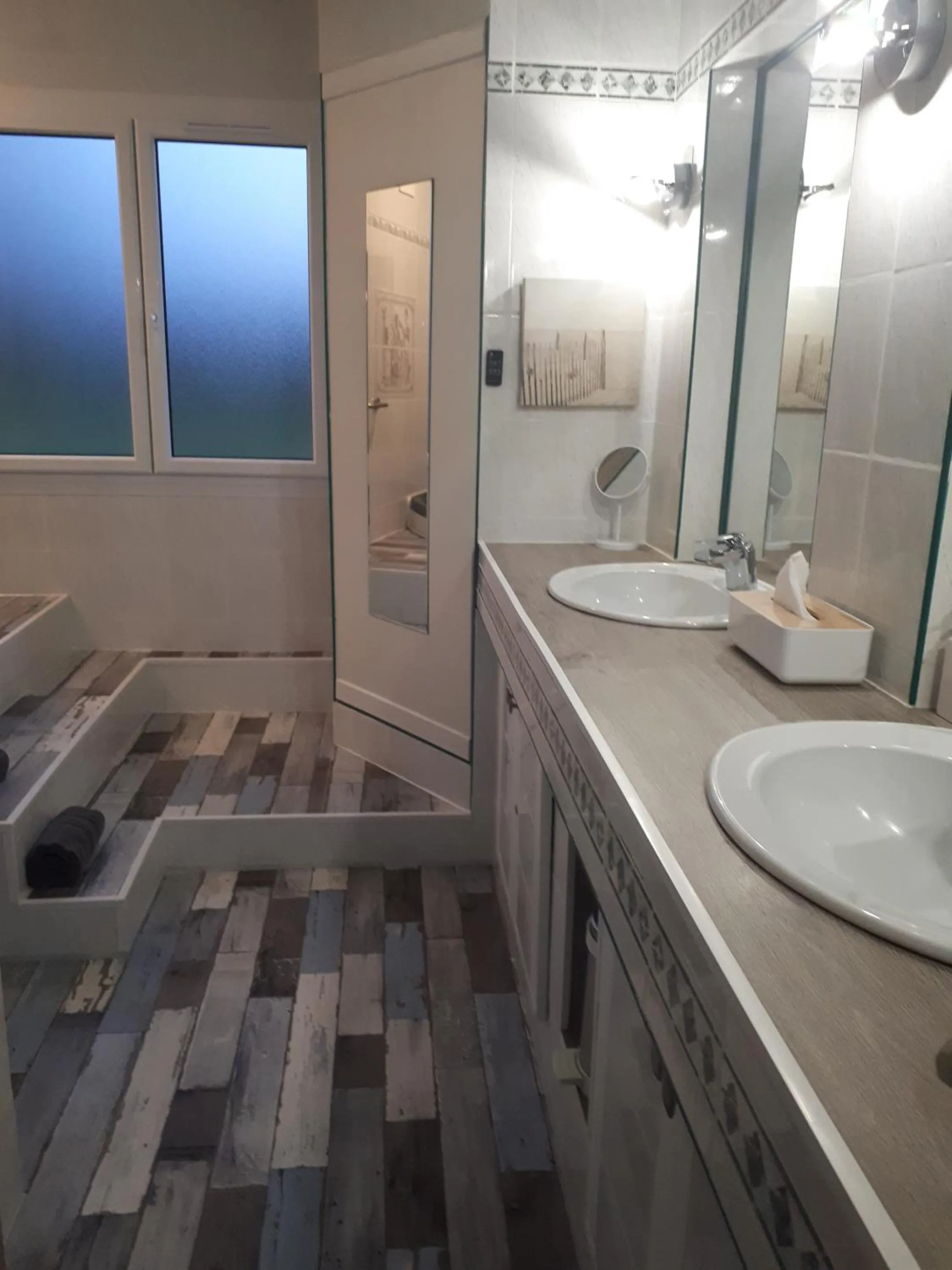 Bathroom in La Longère Des Nuits De Varenne