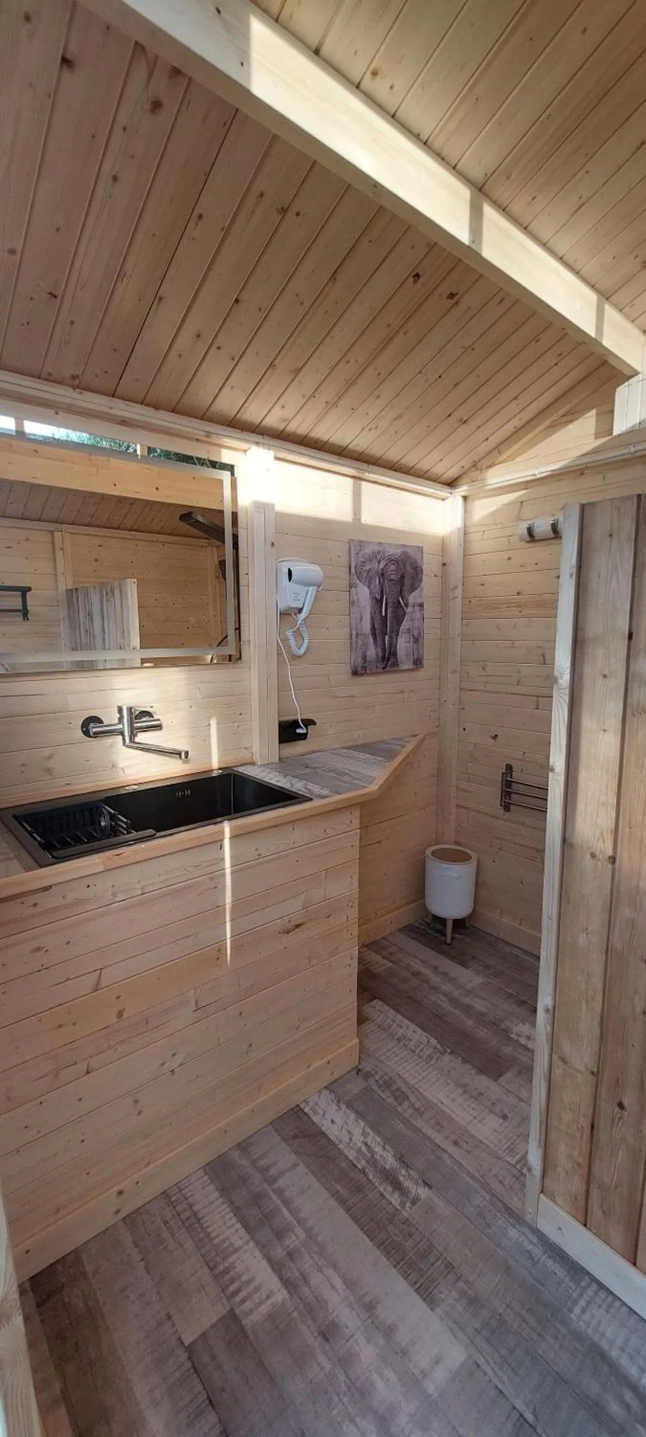 Bathroom in La Longère Des Nuits De Varenne