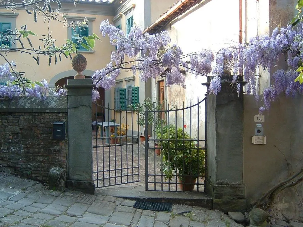 Property building in Borgo Ponte dell'Asse