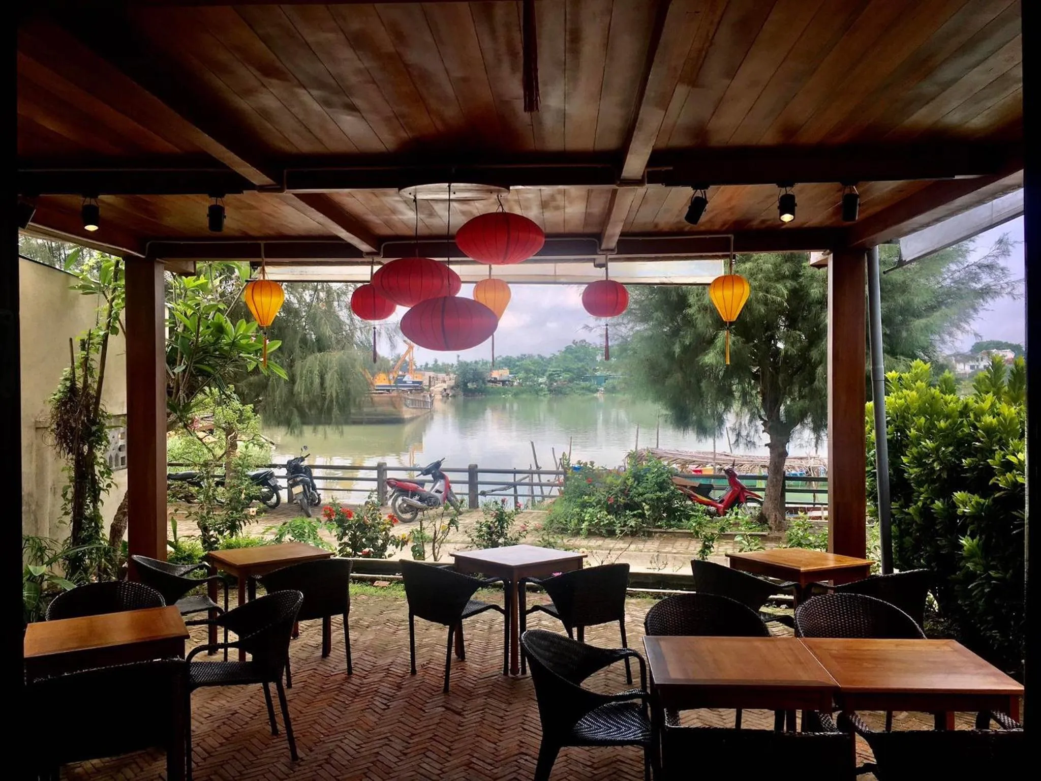 Restaurant/places to eat in Villa Orchid Garden Riverside Hoi An