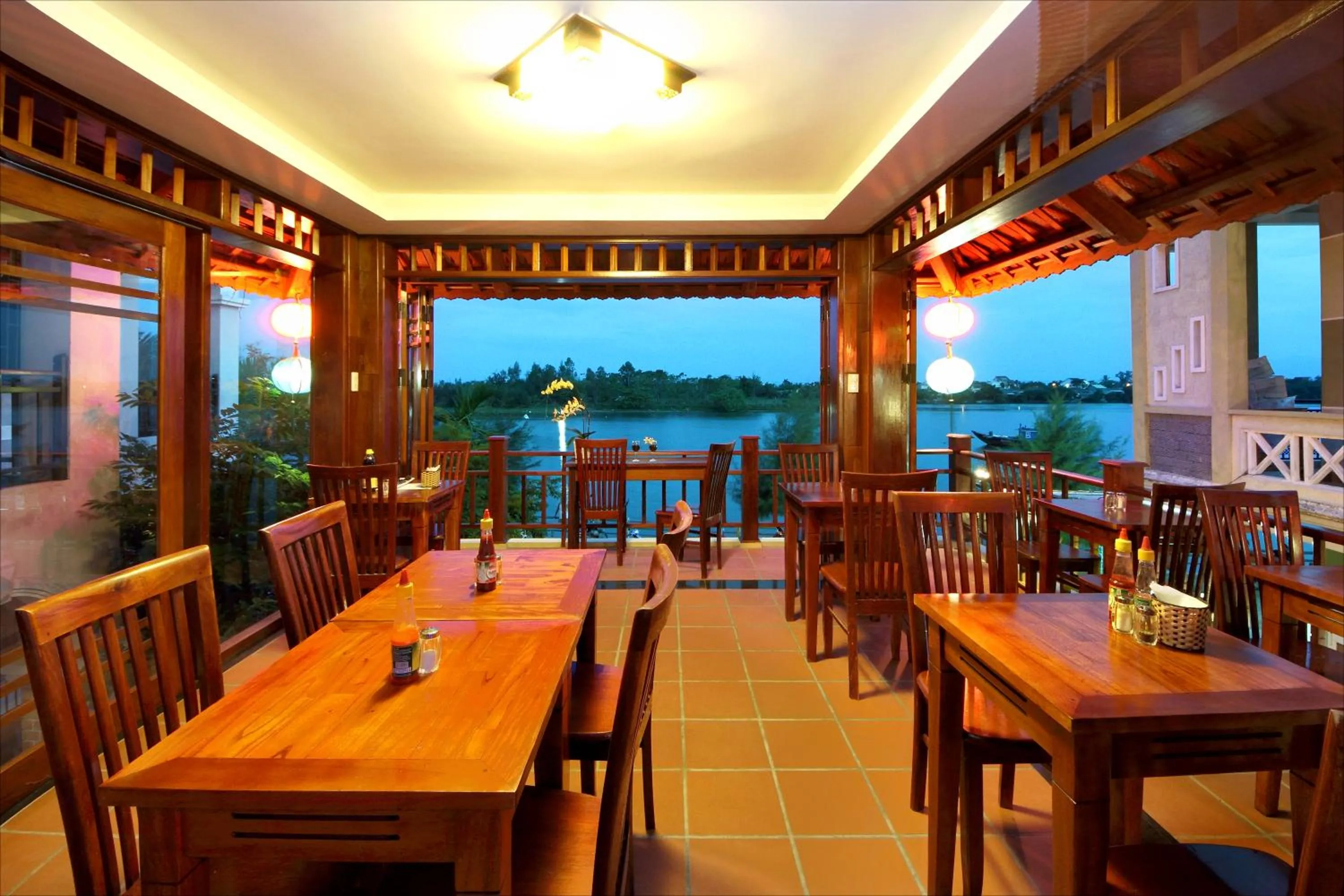 Restaurant/places to eat in Villa Orchid Garden Riverside Hoi An