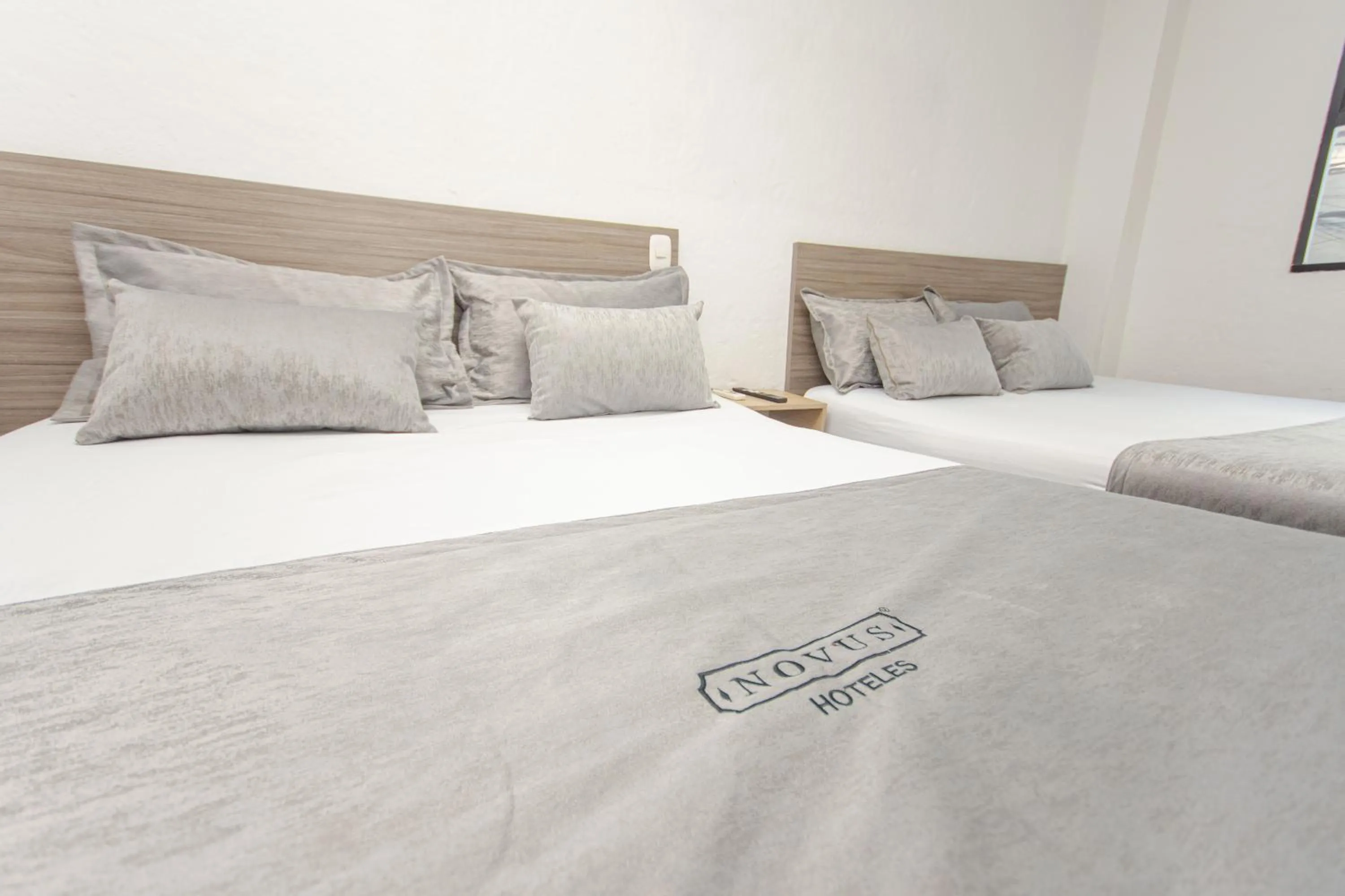 Bedroom, Bed in Novus Laureles