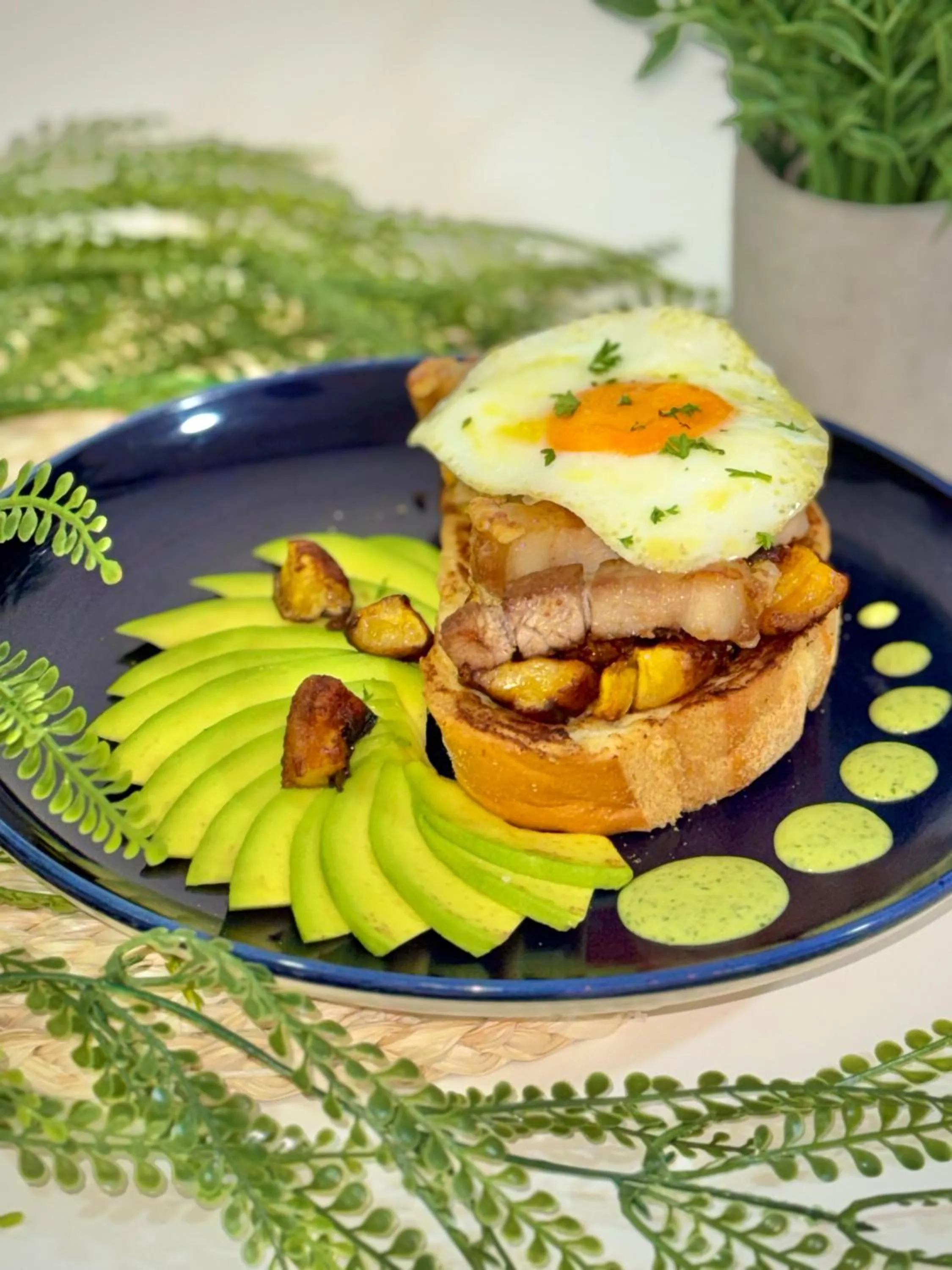 Breakfast in Novus Laureles