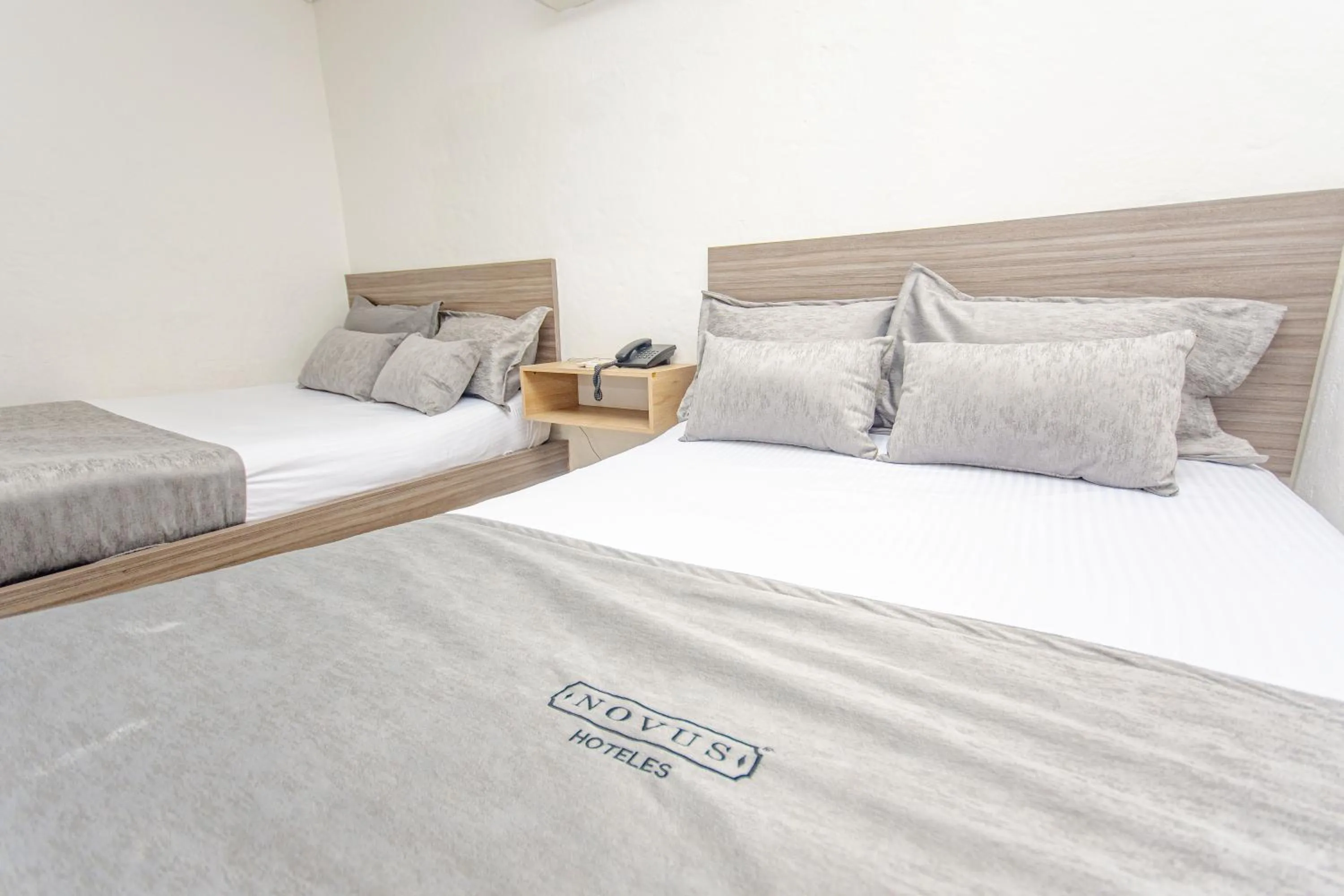 Bedroom, Bed in Novus Laureles