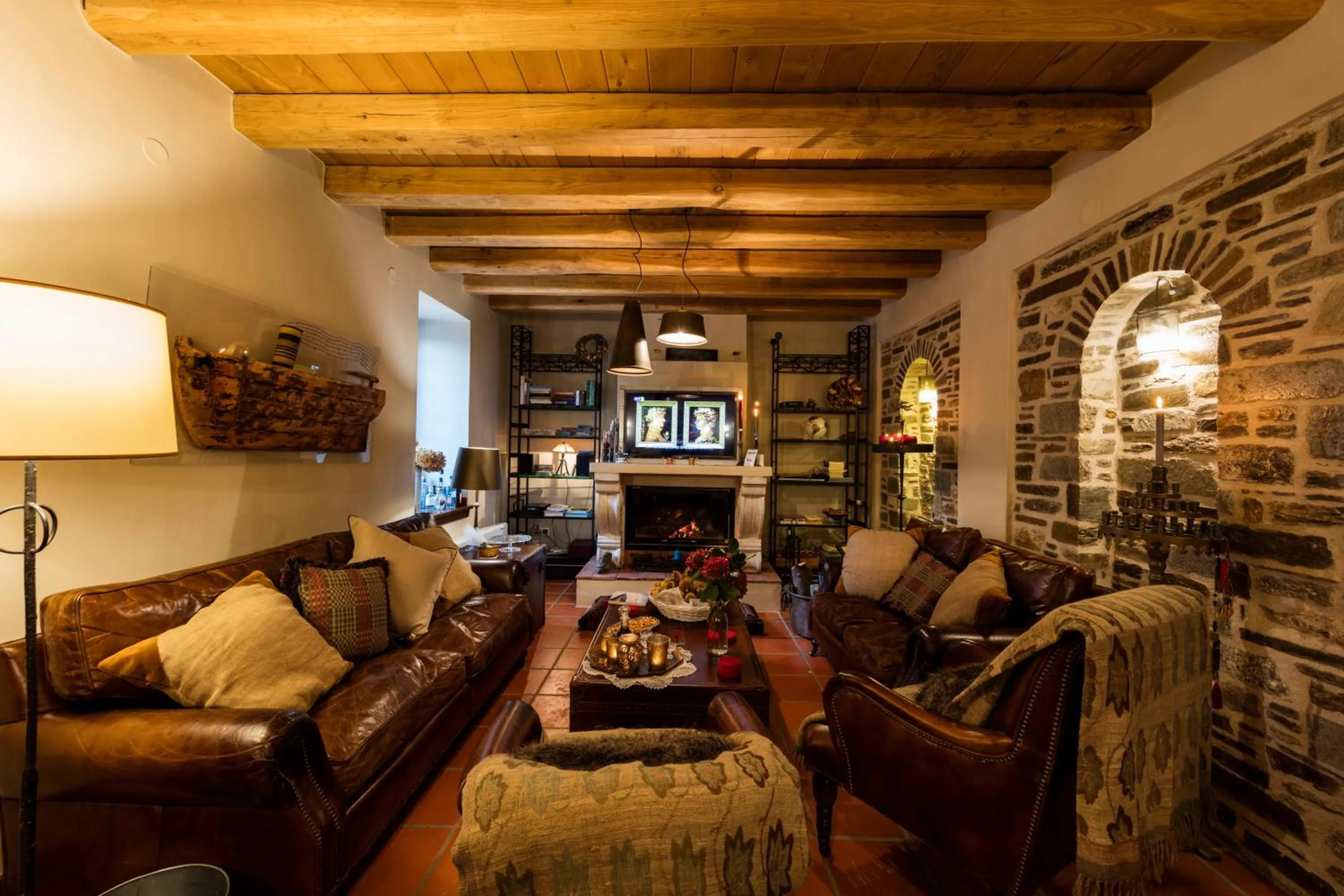 Communal lounge/ TV room in Kalderimi Country House