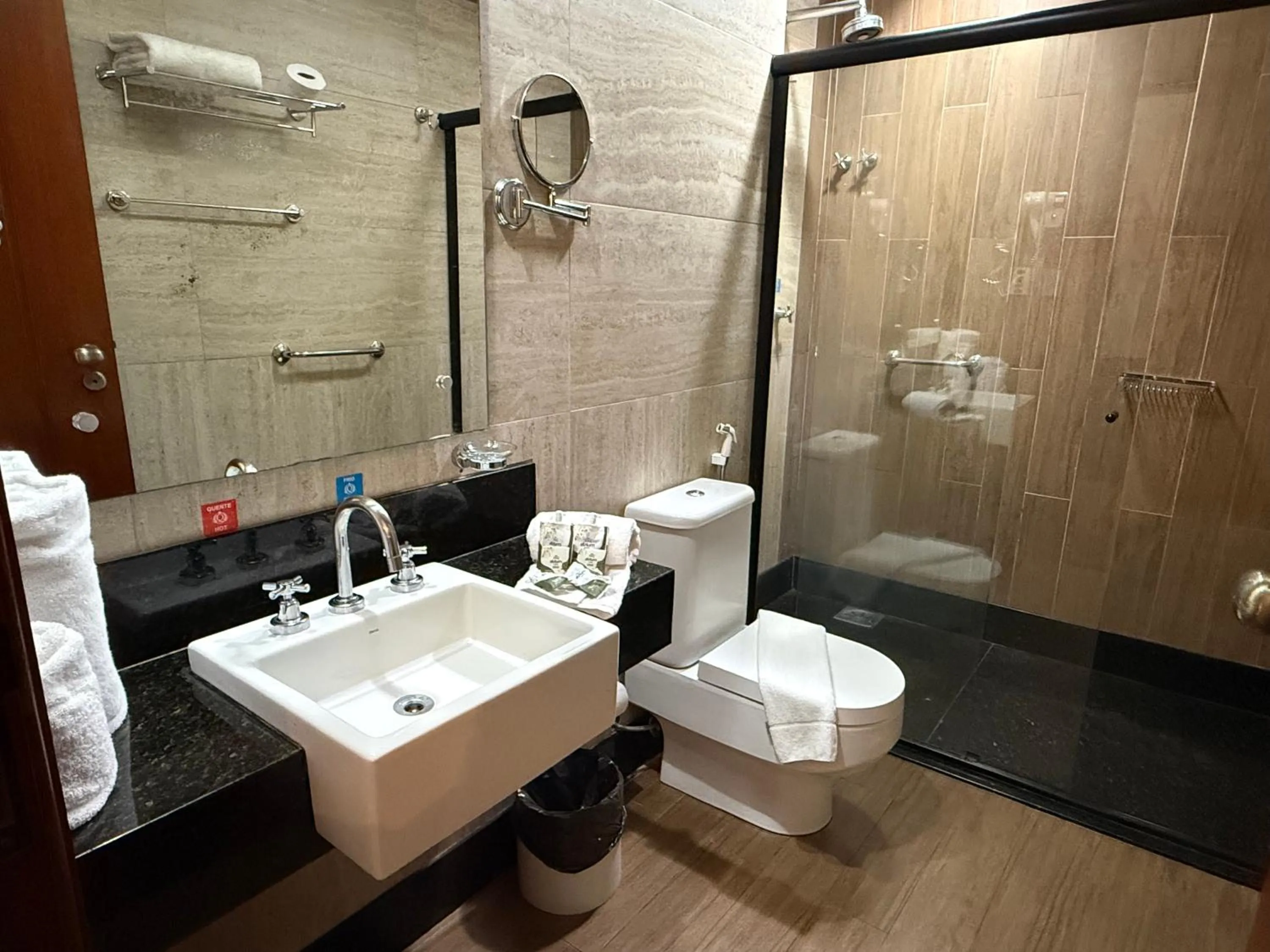 Shower in Atrium Hotel Quinta De Pedras