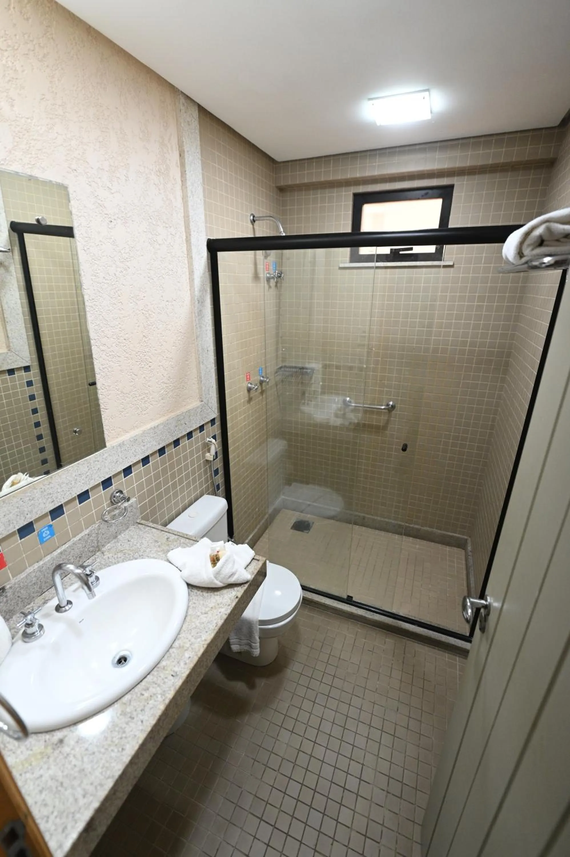 Shower in Atrium Hotel Quinta De Pedras