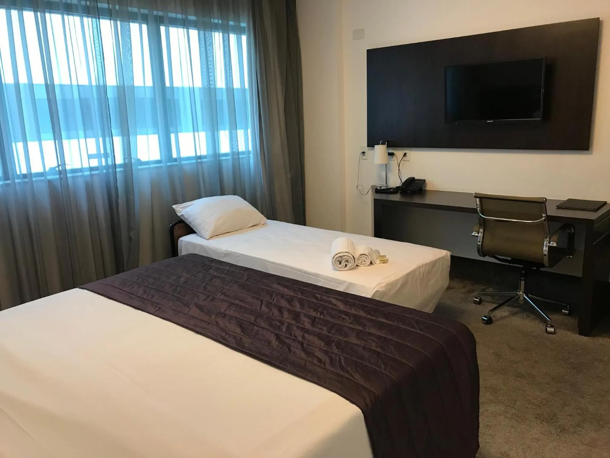 Bedroom, Bed in Blue Tree Premium Alphaville