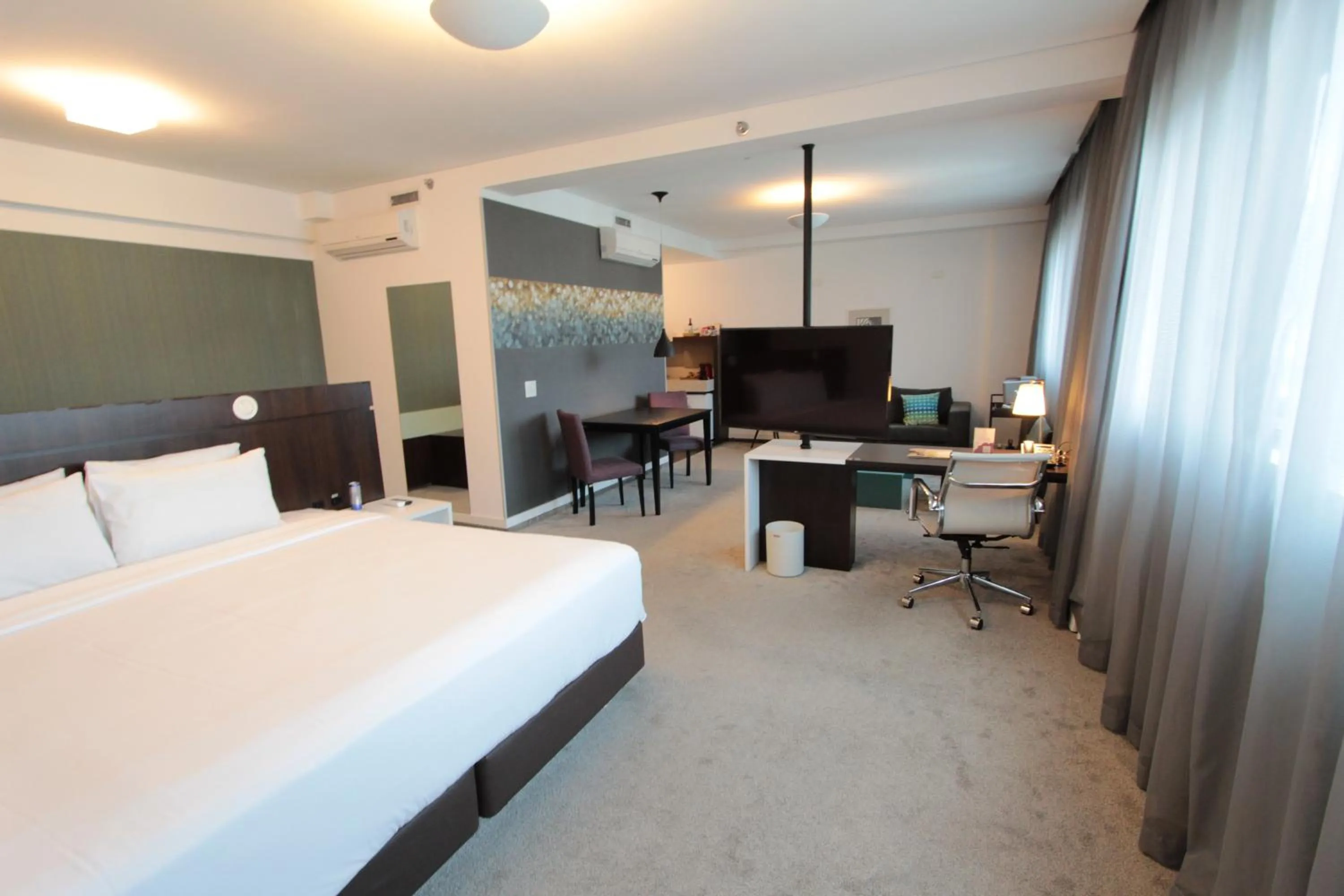 Bed in Blue Tree Premium Alphaville