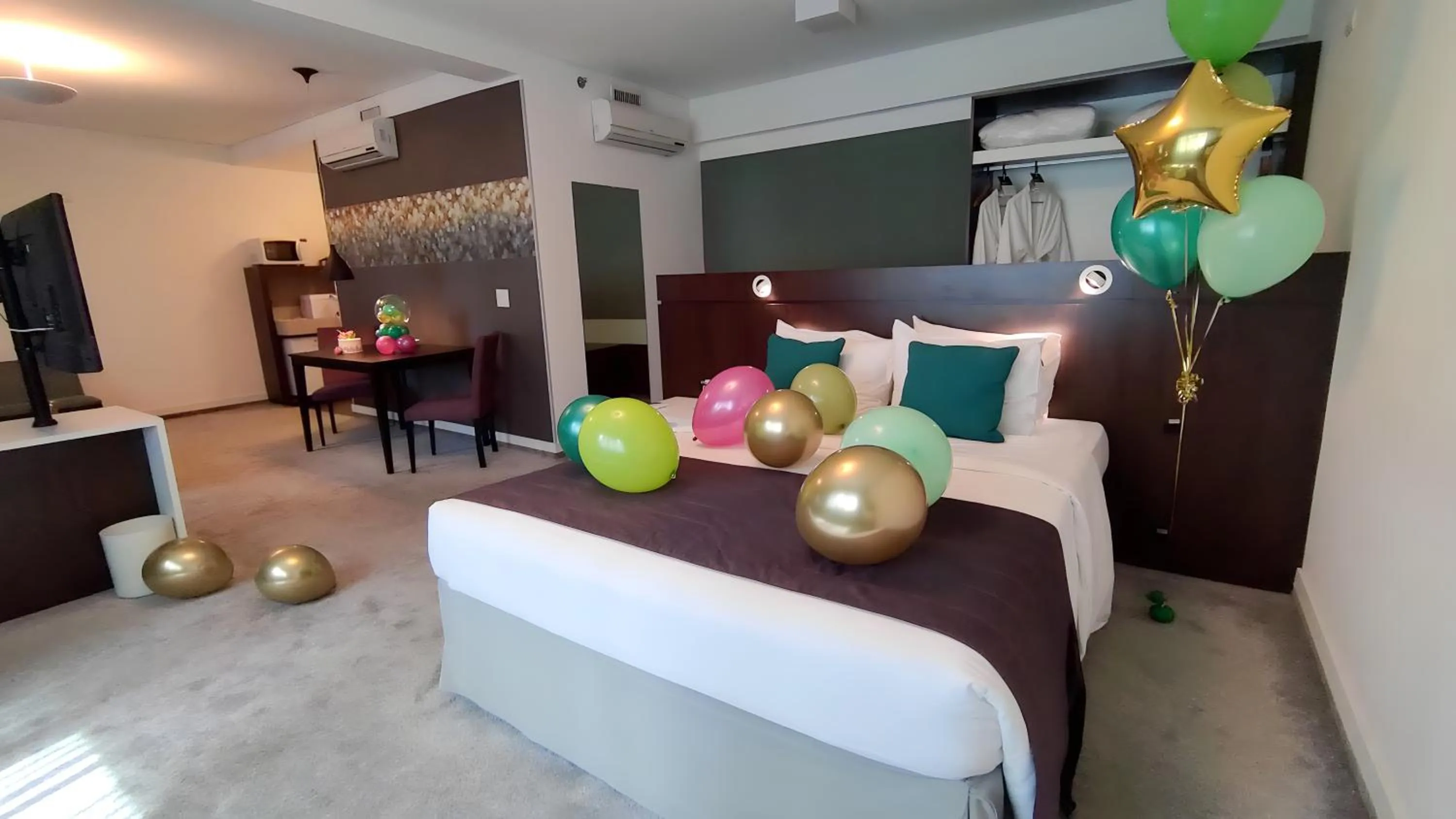 Bedroom, Bed in Blue Tree Premium Alphaville