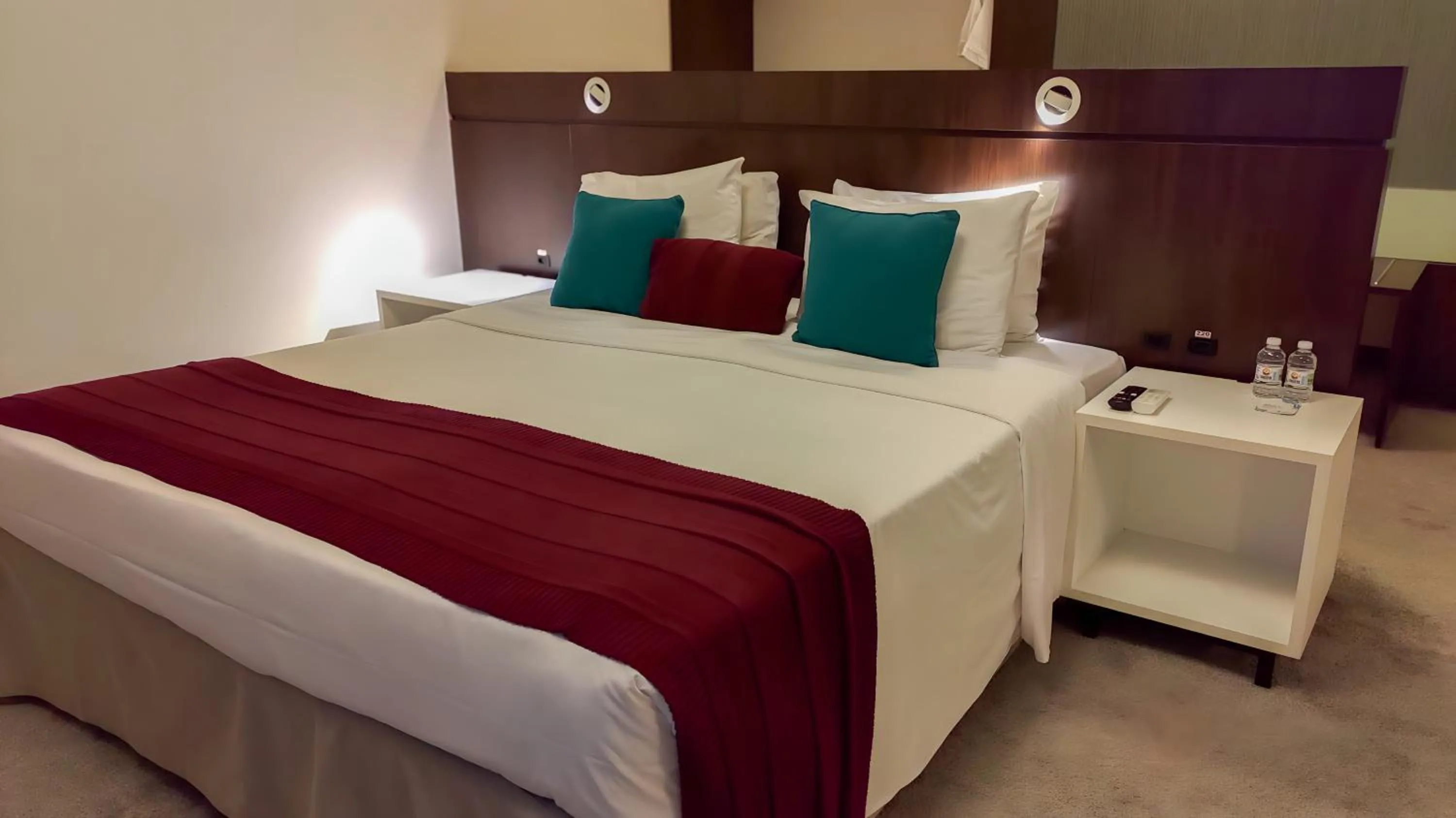 Bedroom, Bed in Blue Tree Premium Alphaville