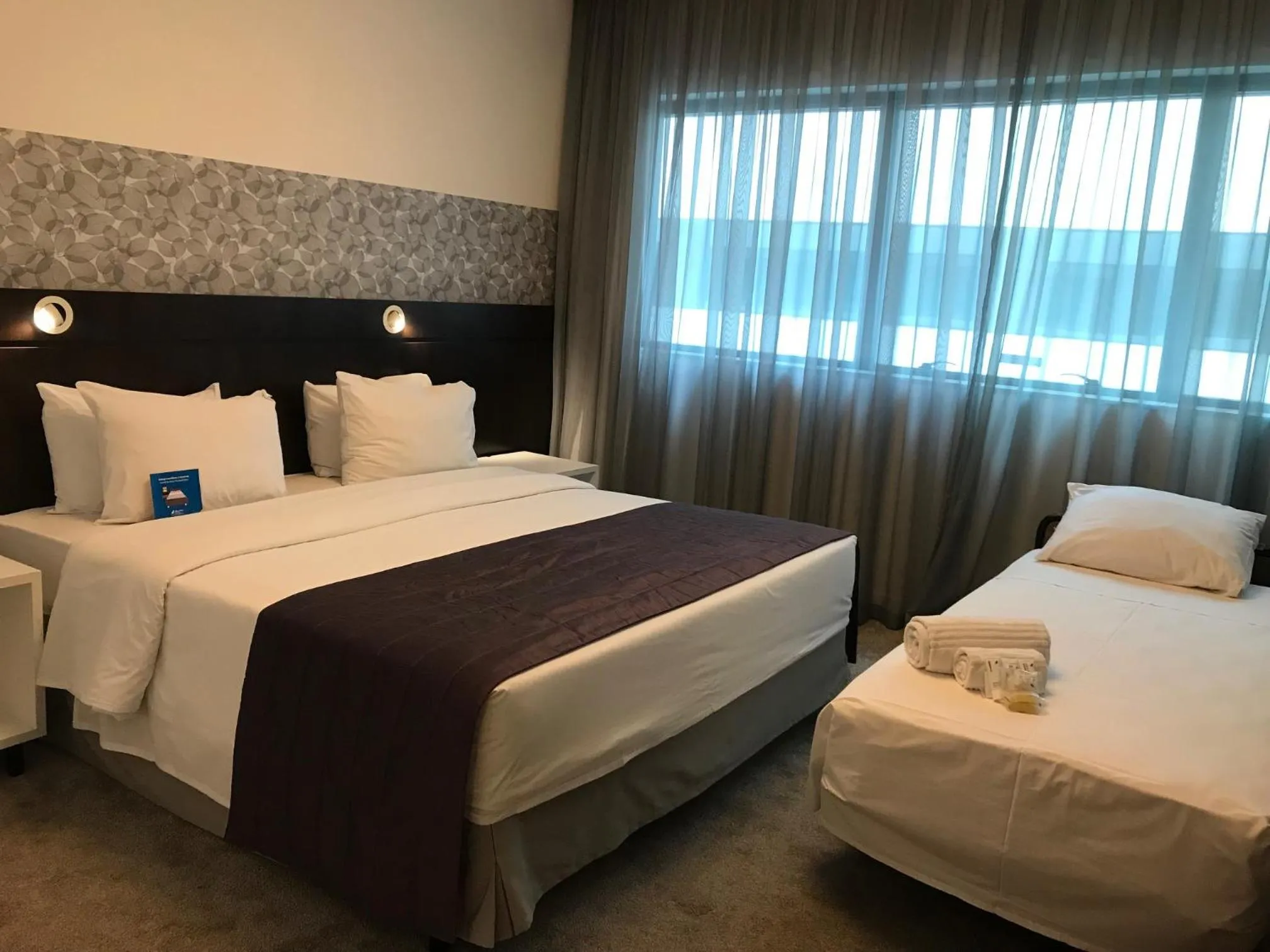 Bed in Blue Tree Premium Alphaville