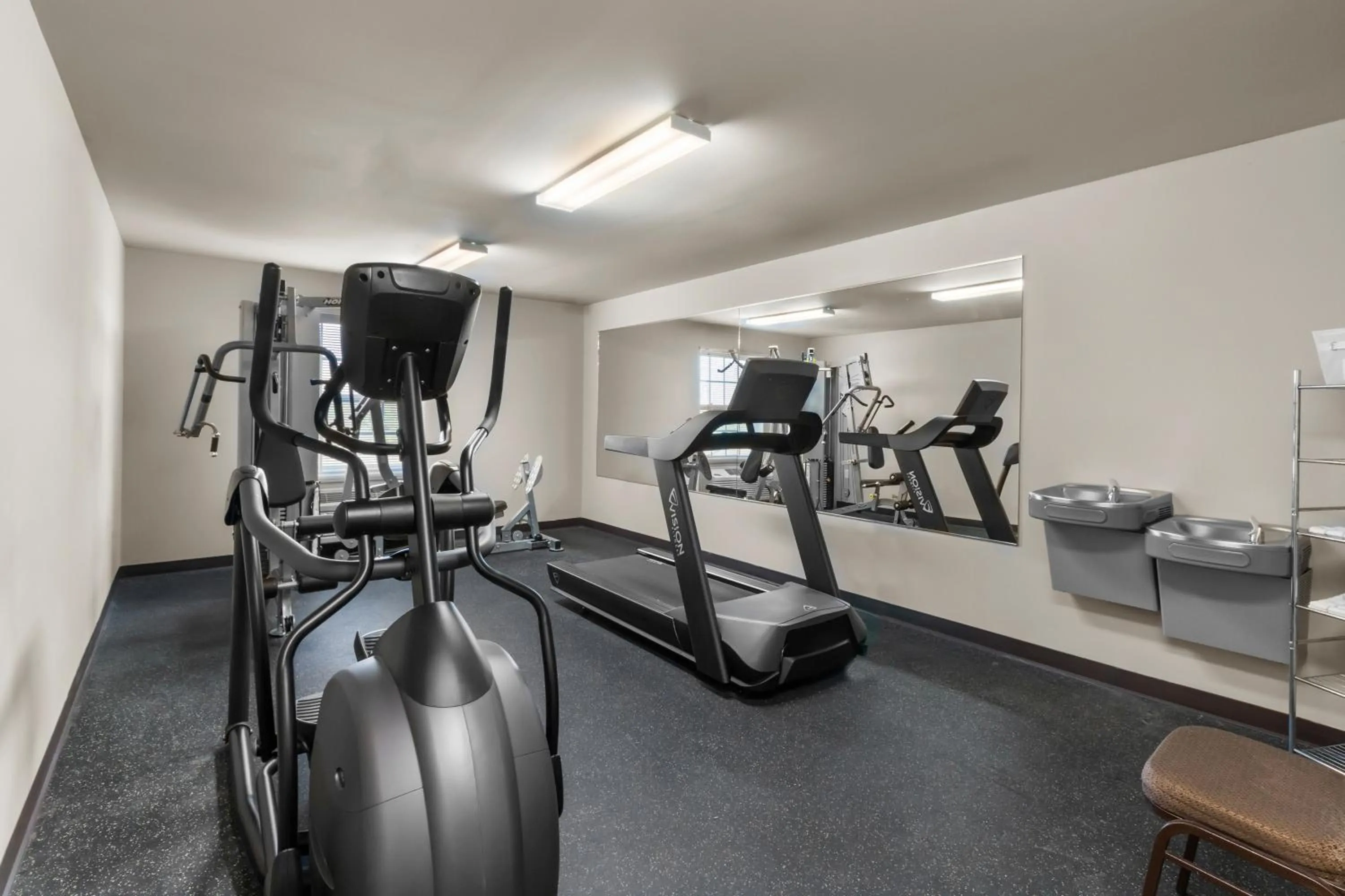 Fitness centre/facilities in Risewell Kitchen Suites Pleasanton
