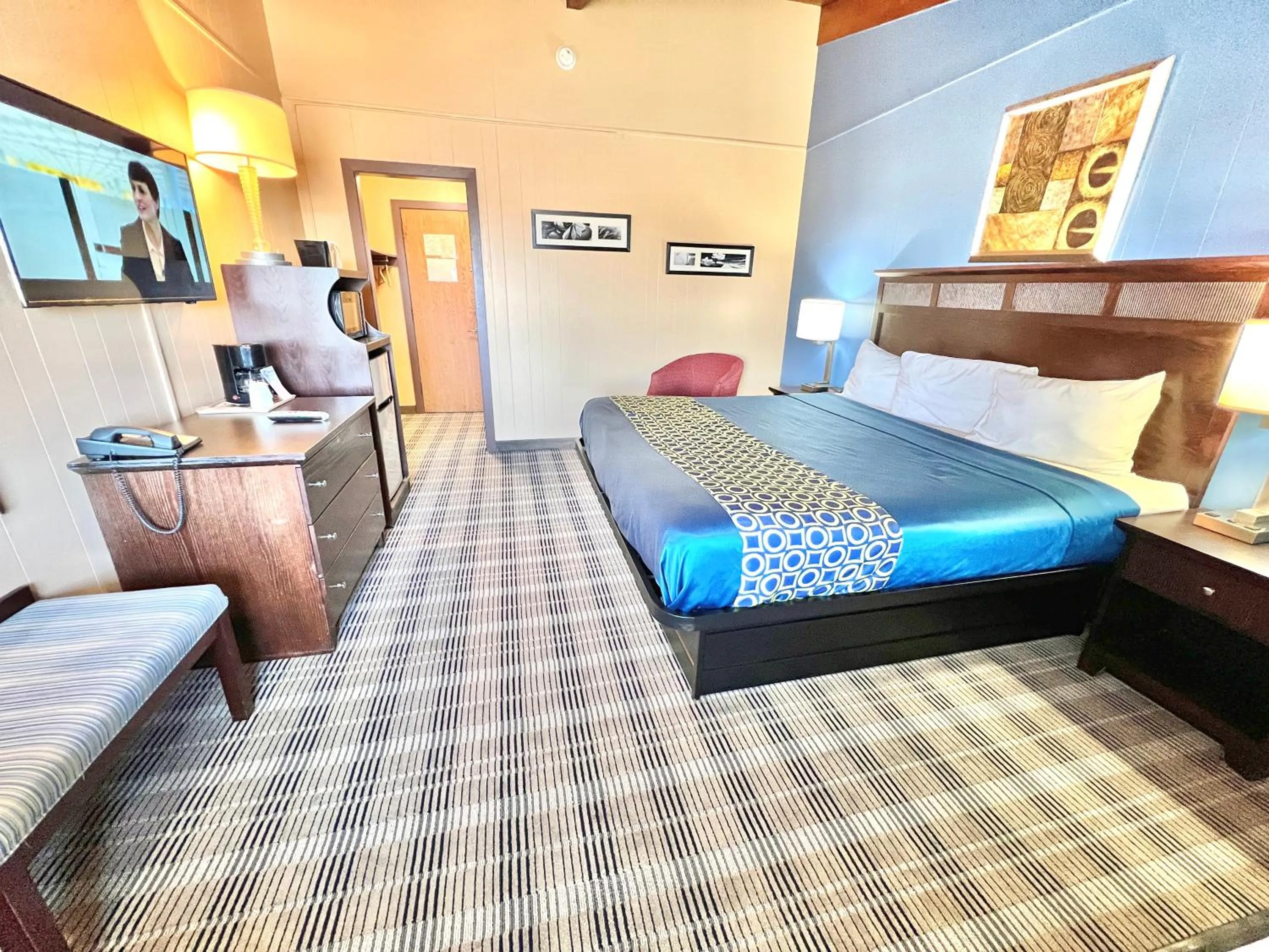 Bed in The Crossroads Motel