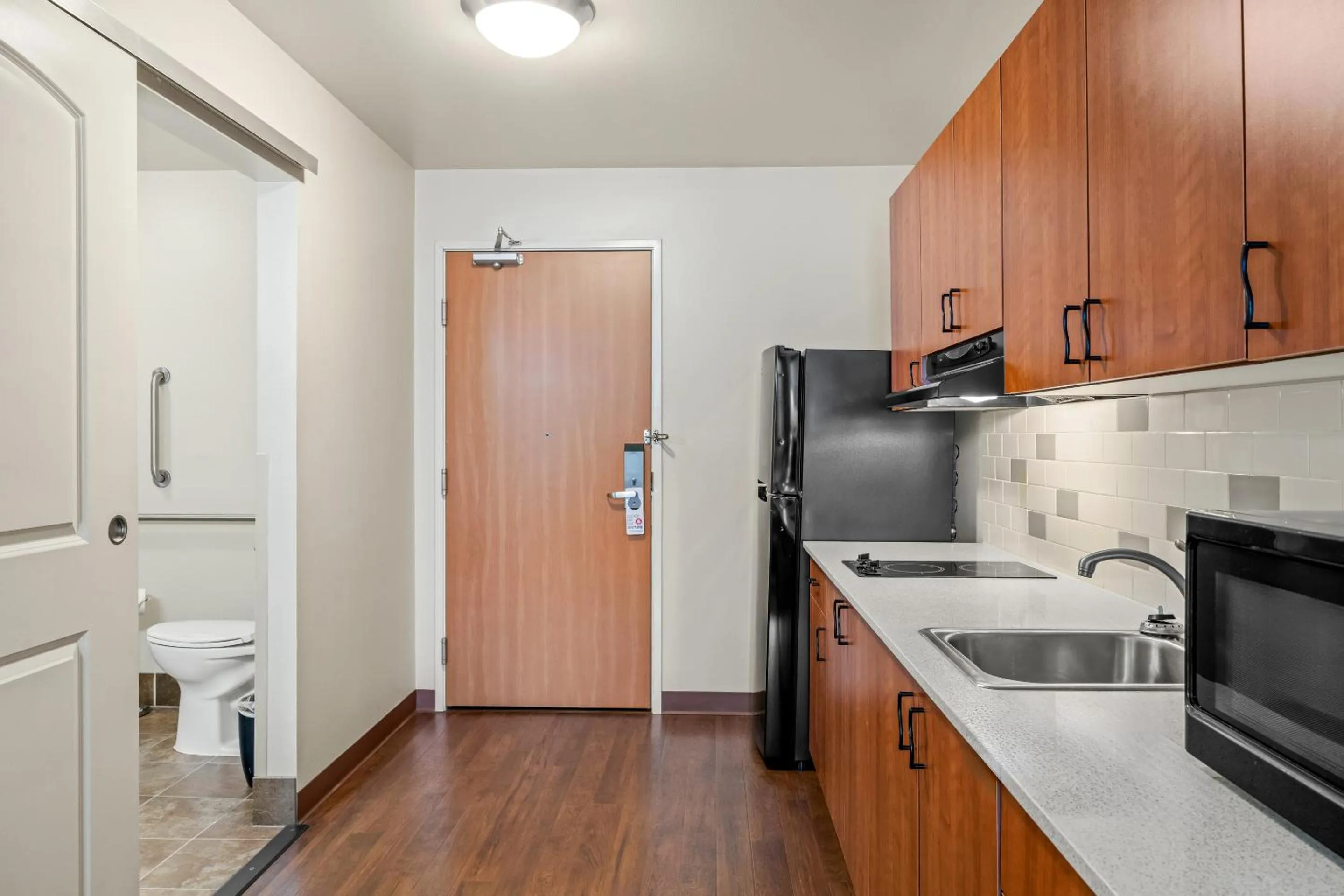 Kitchen or kitchenette in Ledgestone Suites Hotel Vernal