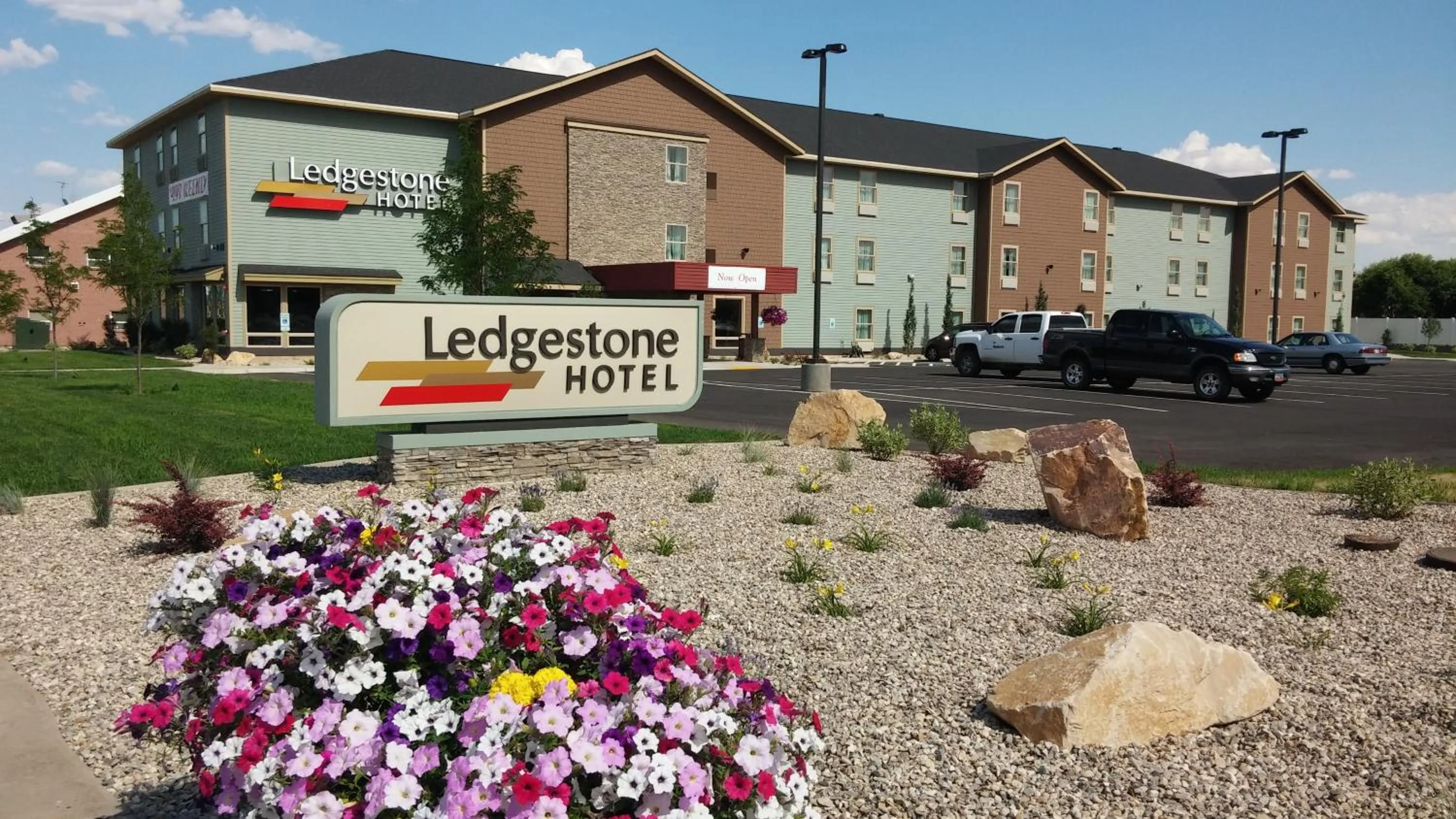 Facade/entrance in Ledgestone Suites Hotel Vernal
