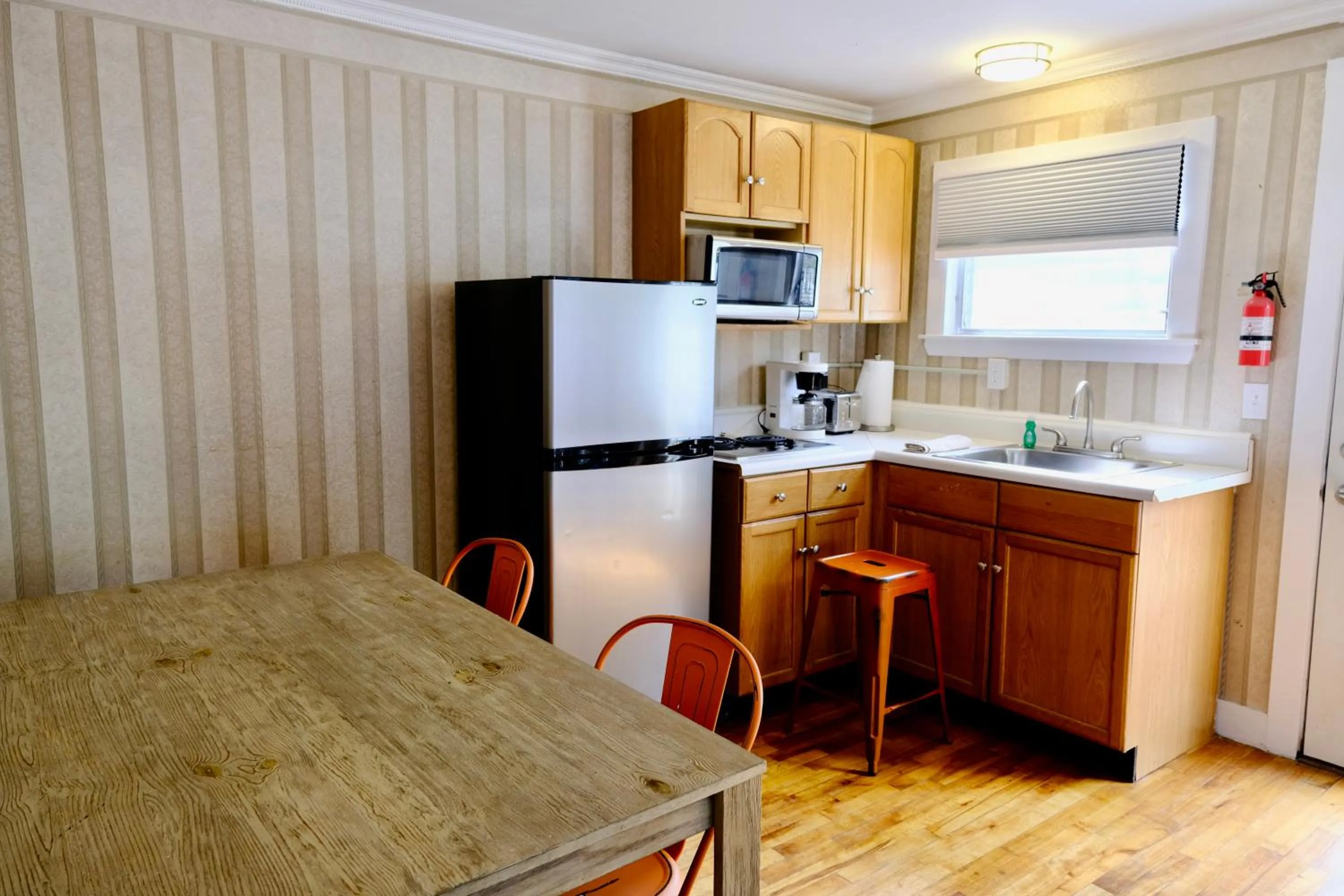 Kitchen or kitchenette in The Landings Inn and Cottages at Old Orchard Beach