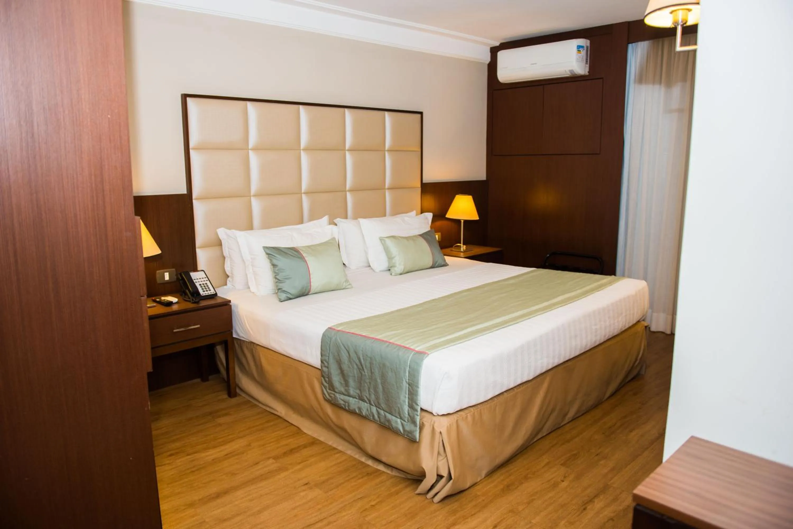 Bed in Royal Atlântica Macaé Hotel