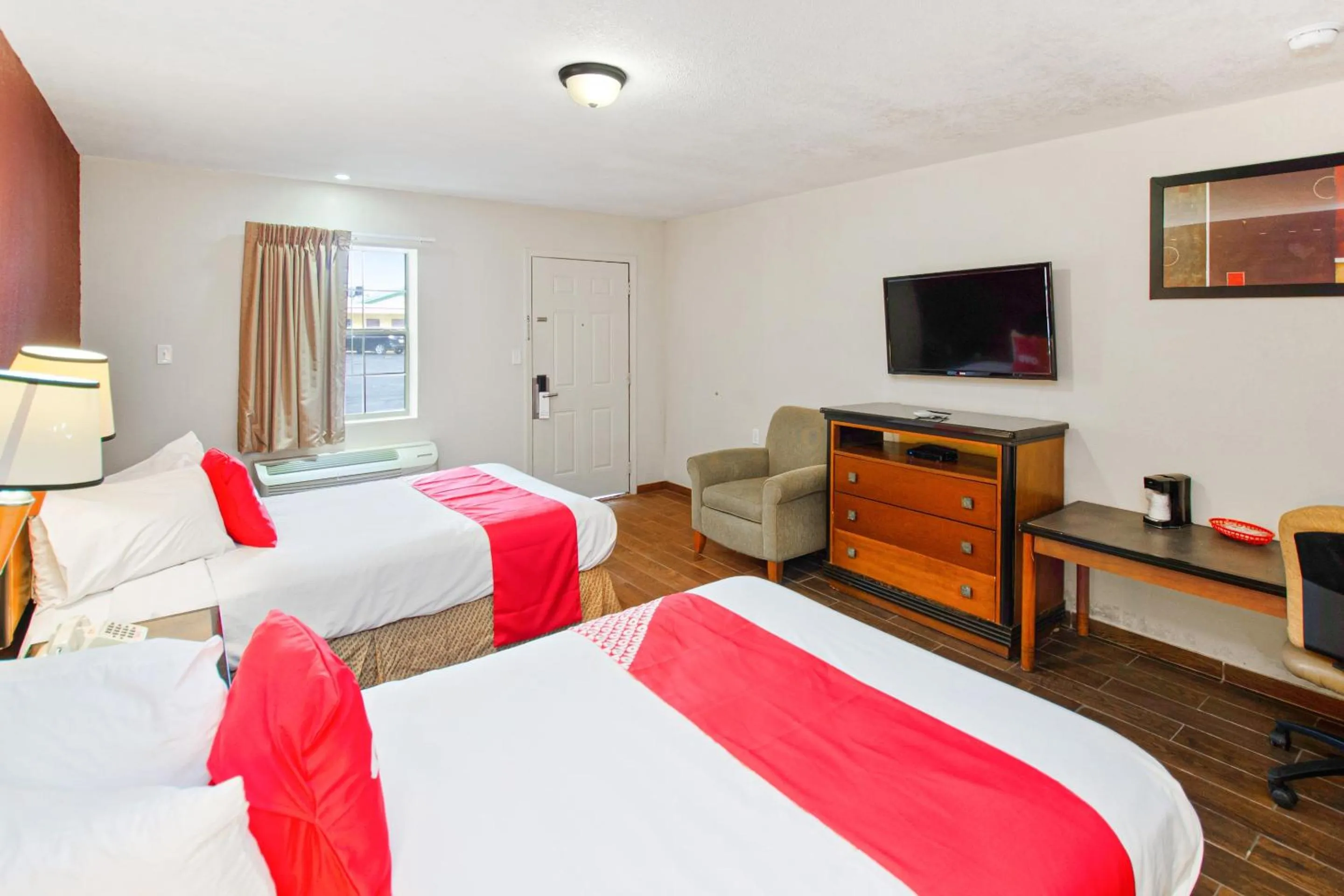 Bedroom in OYO Hotel Blytheville AR I-55