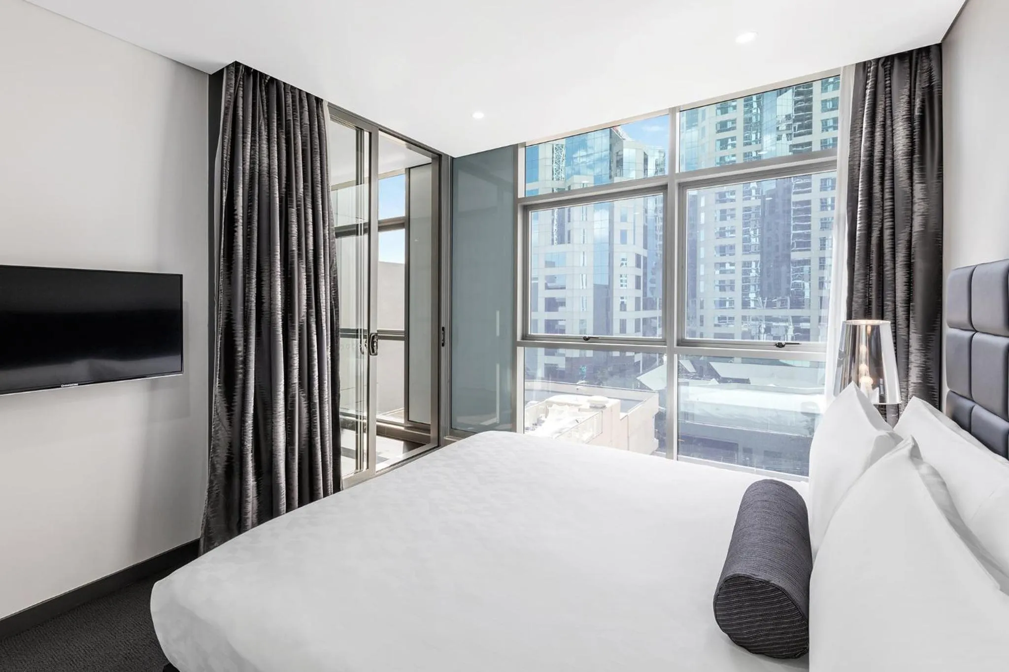 Bed in Meriton Suites Chatswood