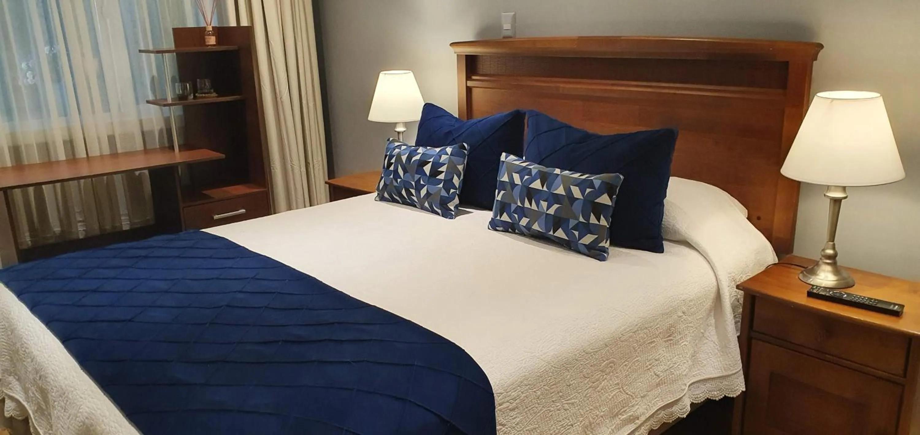 Bed in Hotel Puerta del Lago