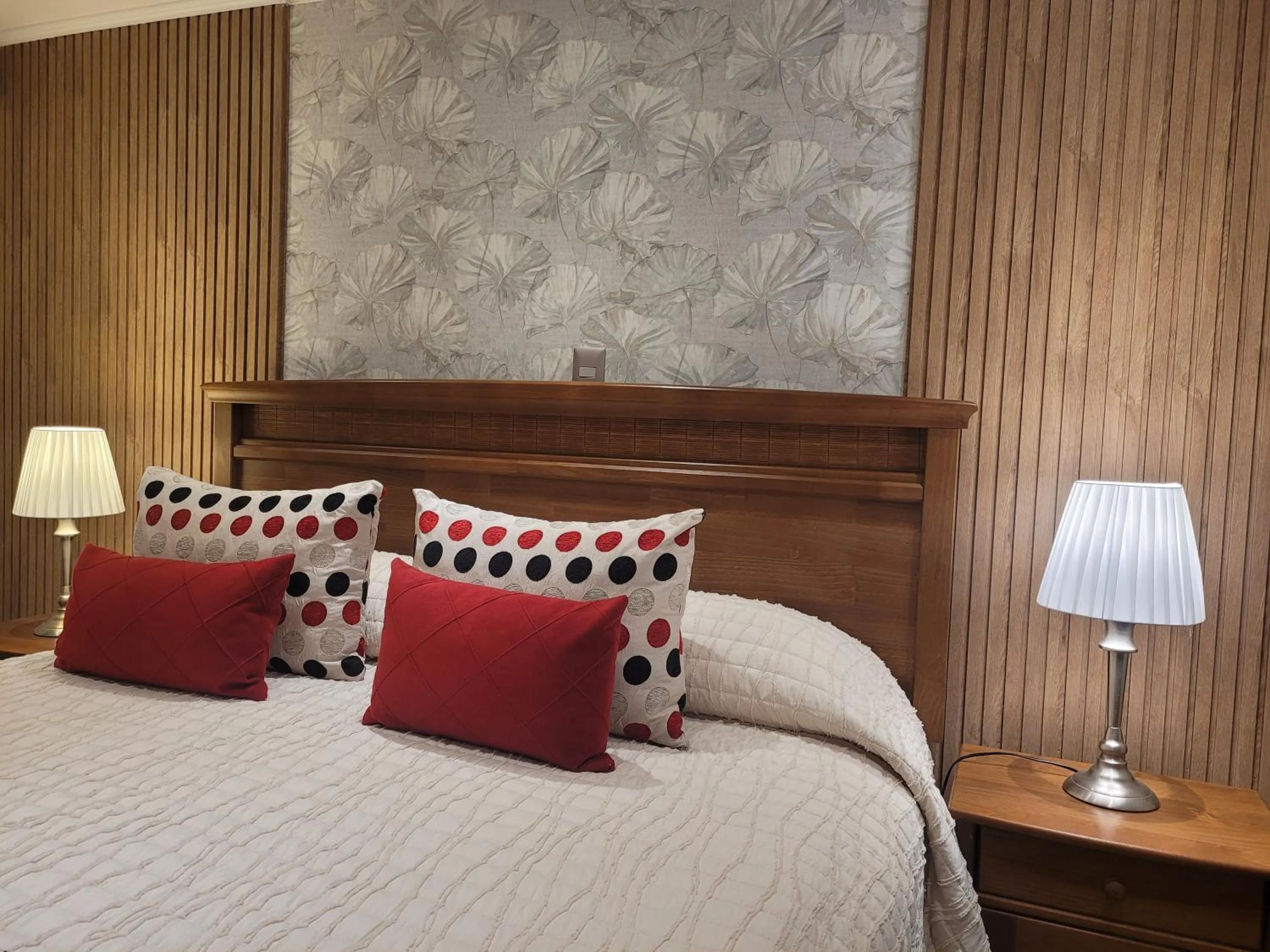 Bed in Hotel Puerta del Lago