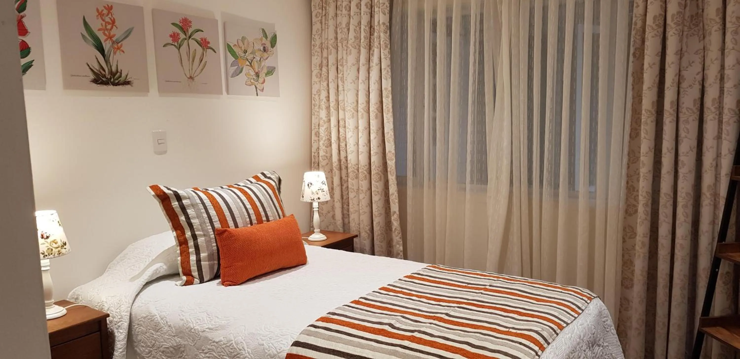 Bed in Hotel Puerta del Lago