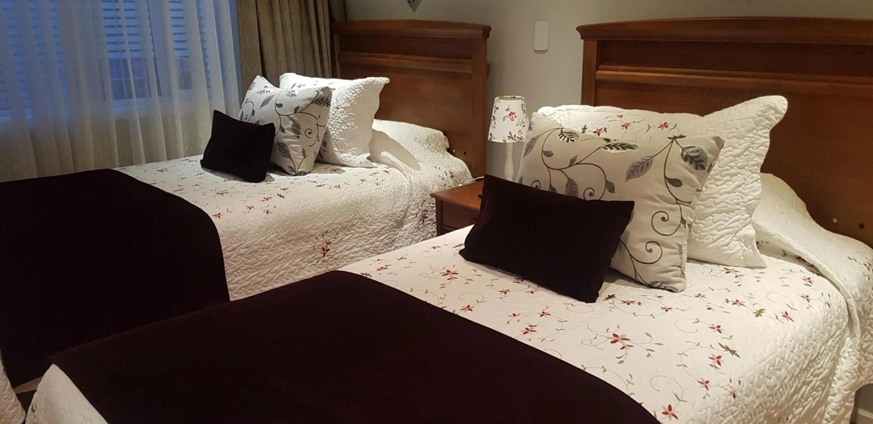 Bed in Hotel Puerta del Lago