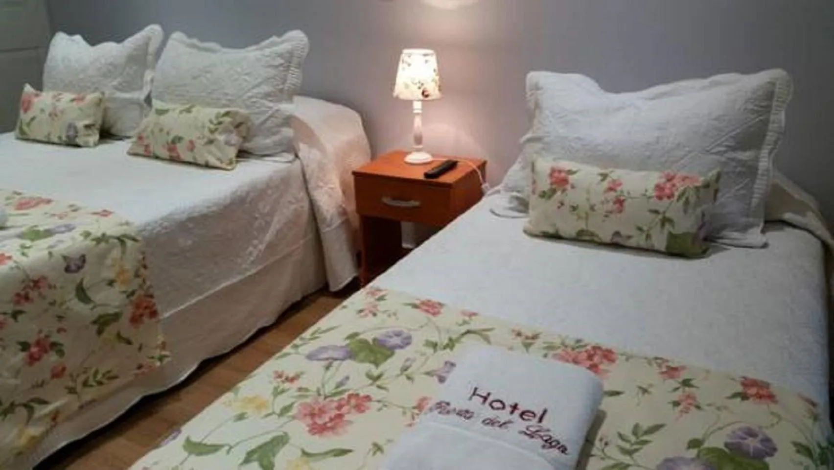 Bed in Hotel Puerta del Lago