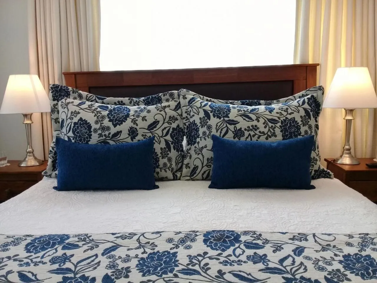 Bed in Hotel Puerta del Lago
