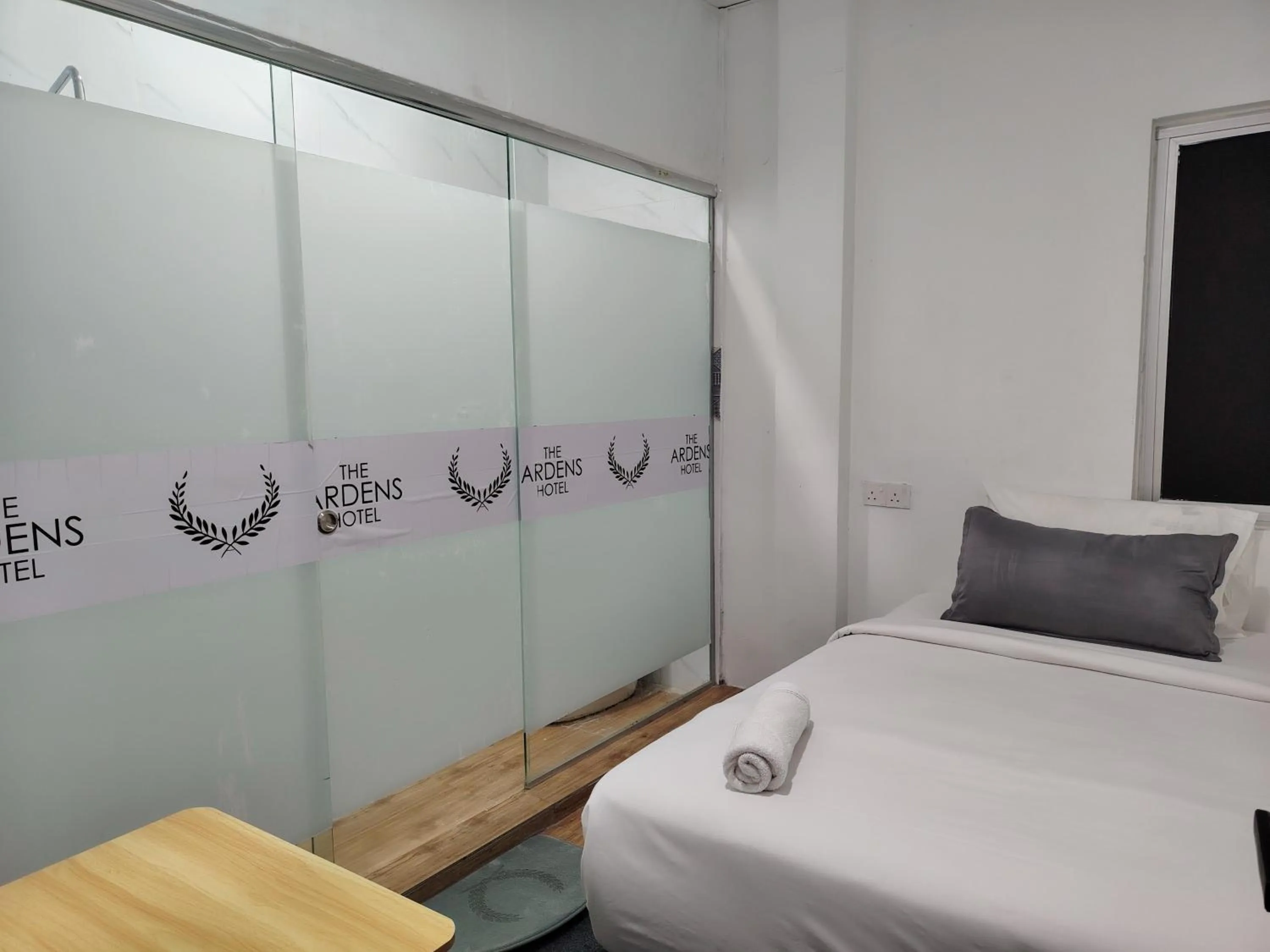 Bed in The Ardens Hotel - Pekan Nenas, Pontian