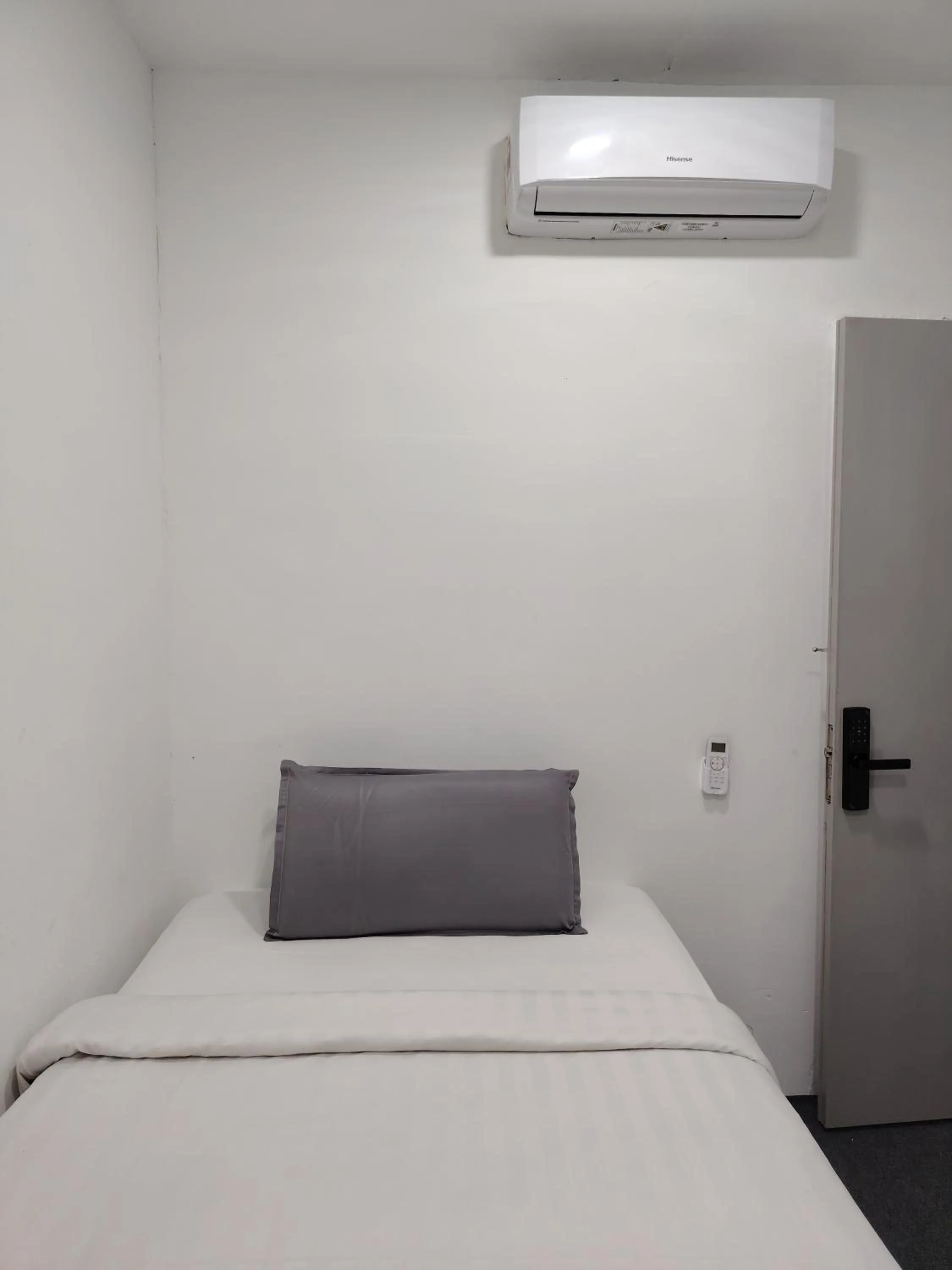 Bed in The Ardens Hotel - Pekan Nenas, Pontian