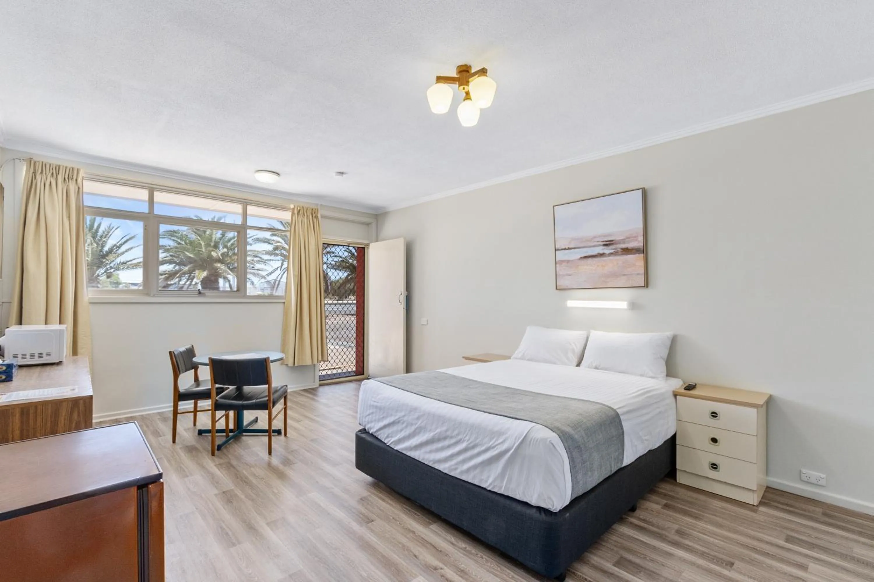 Bed in Econo Lodge Port Augusta