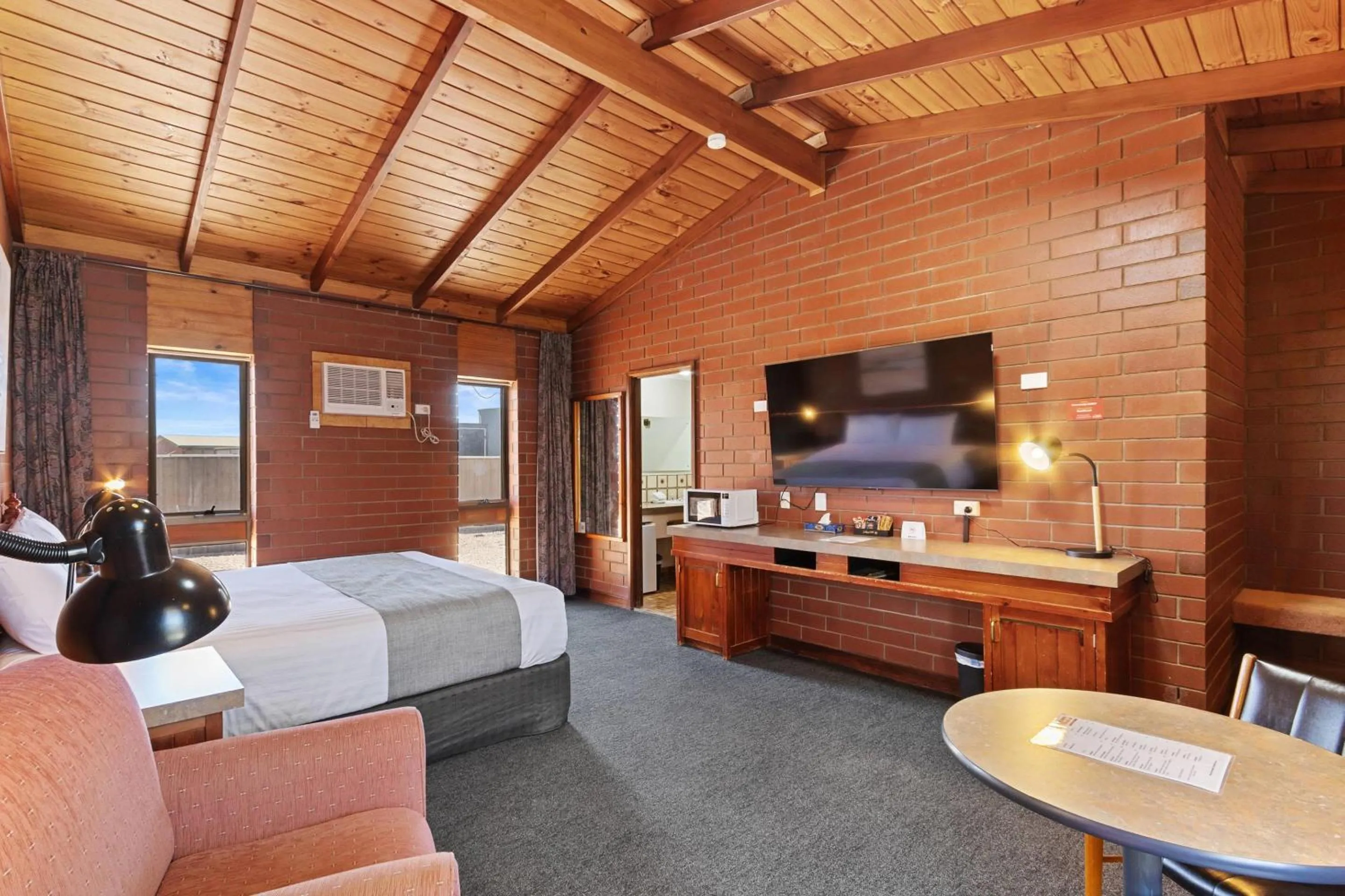 Bedroom, Bed in Econo Lodge Port Augusta