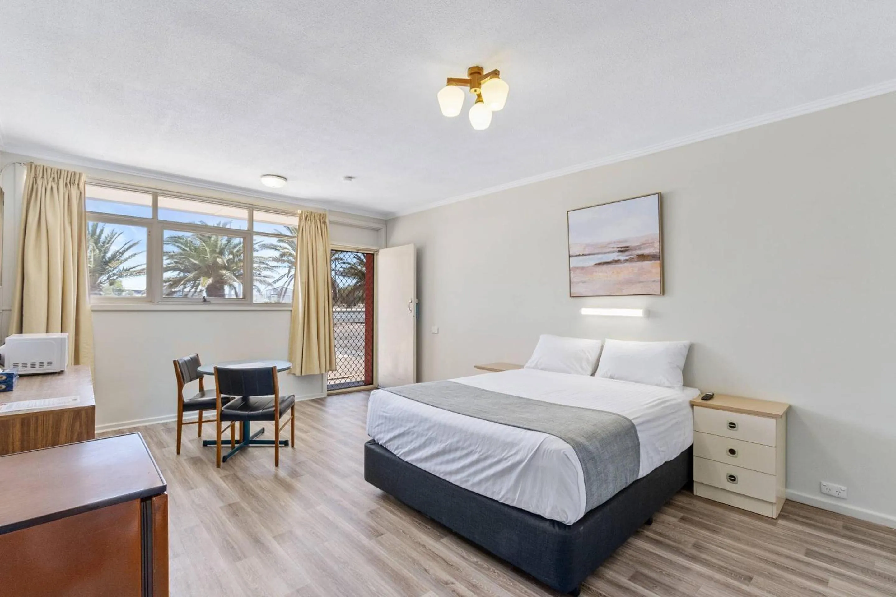 Bedroom, Bed in Econo Lodge Port Augusta